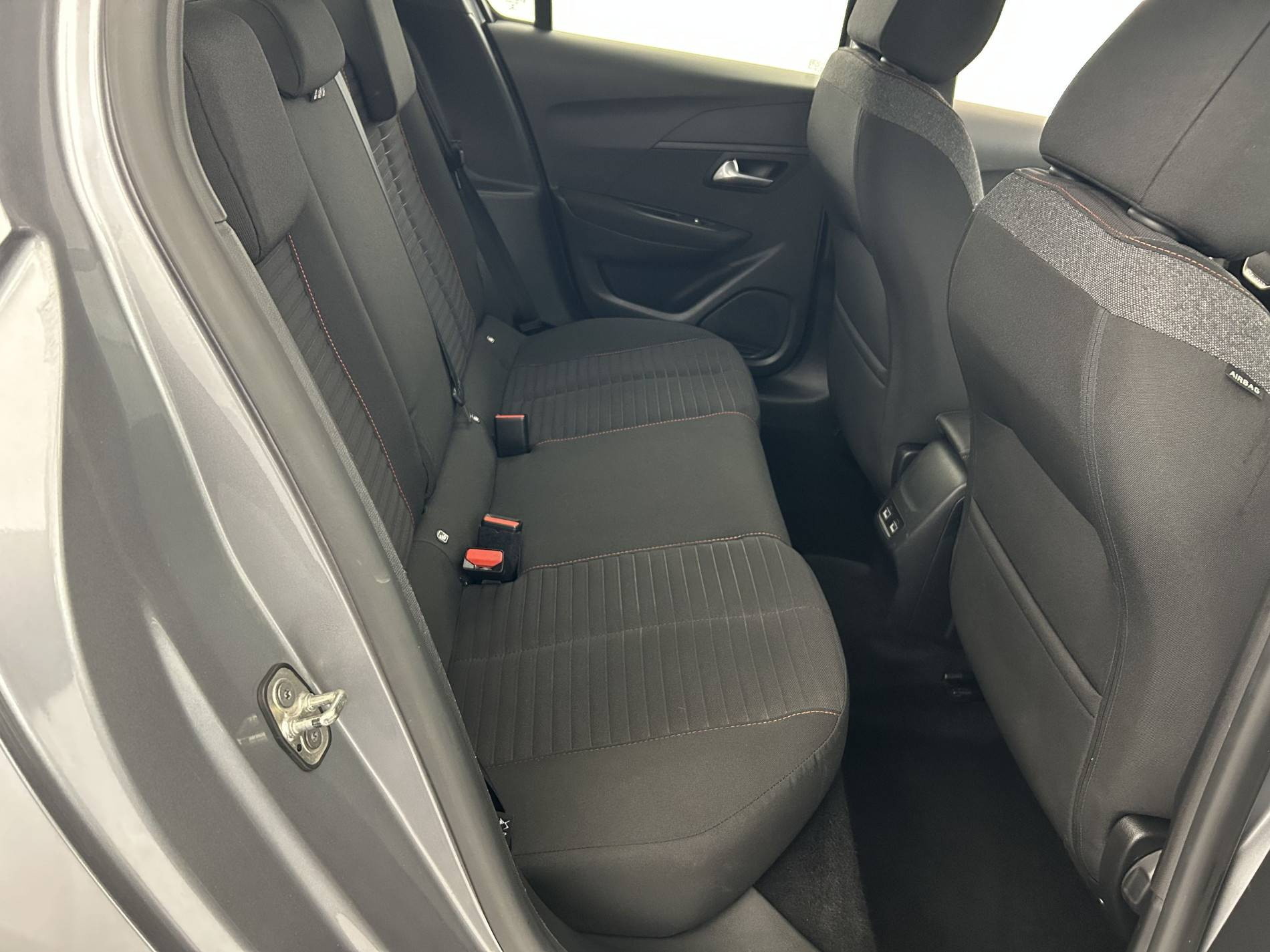 Vente en ligne Peugeot E-208 208 Electrique 50 kWh 136ch au prix de 12 390 €