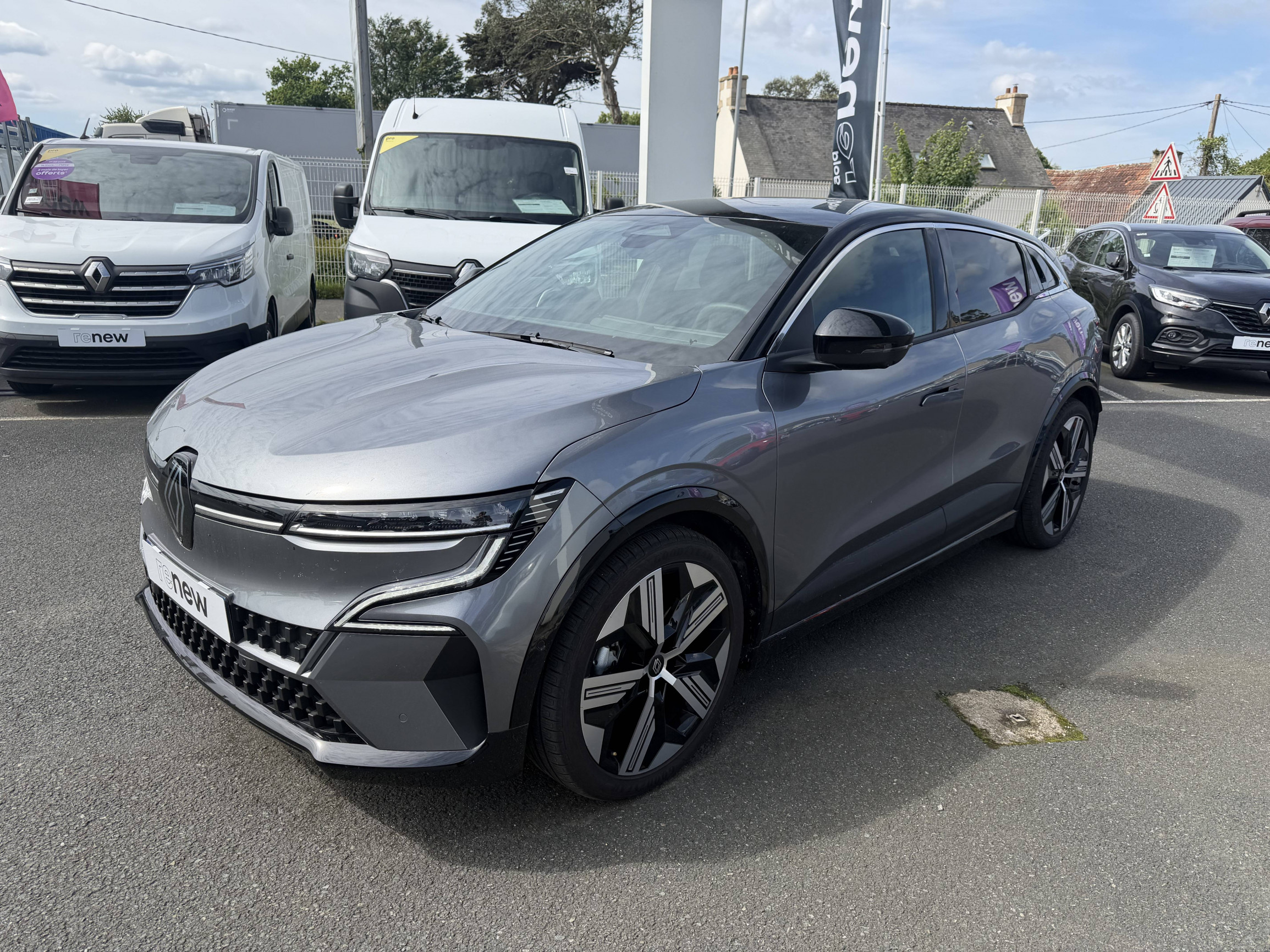 Vente en ligne Renault Megane E-Tech  220 ch autonomie confort GSR2 au prix de 40 990 €