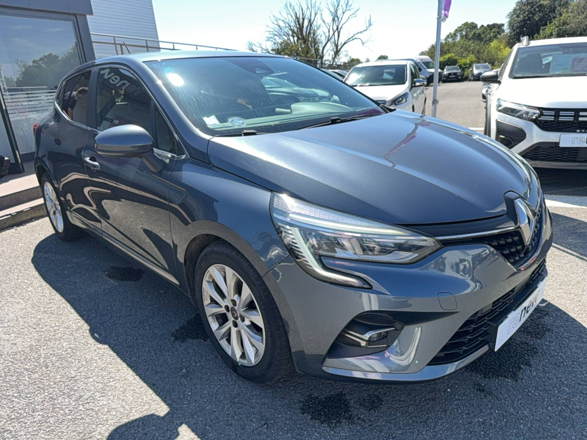 Vente en ligne Renault Clio 5 Clio TCe 100 au prix de 12 290 €