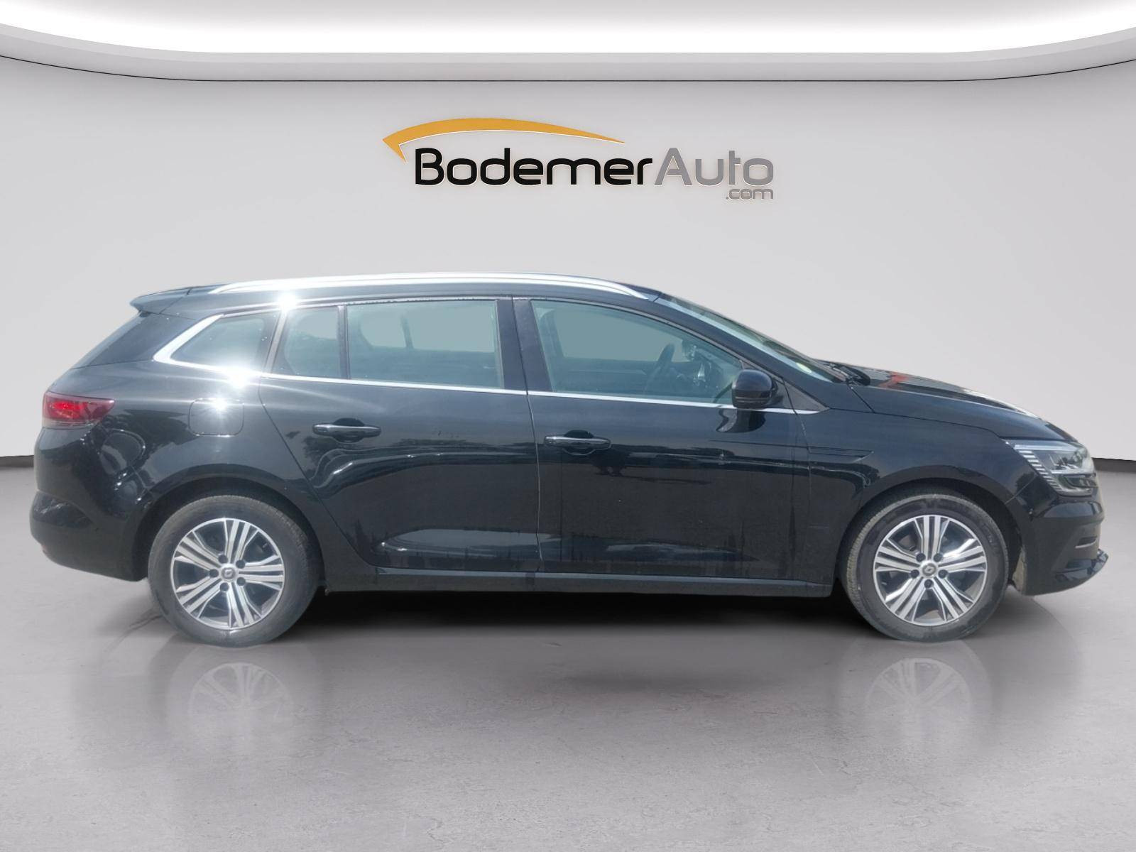 Vente en ligne Renault Megane 4 Estate  Blue dCi 115 EDC au prix de 16 990 €