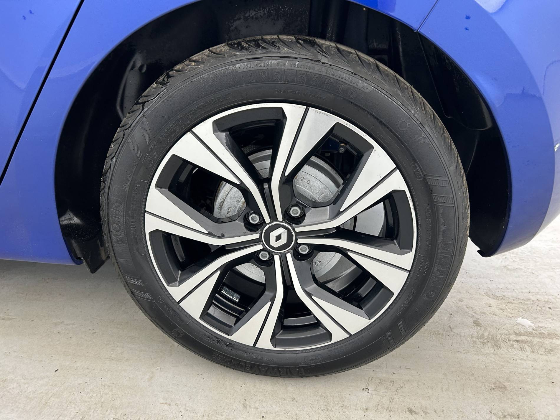 Vente en ligne Renault Clio 5 Clio E-Tech 140 - 21N au prix de 14 990 €