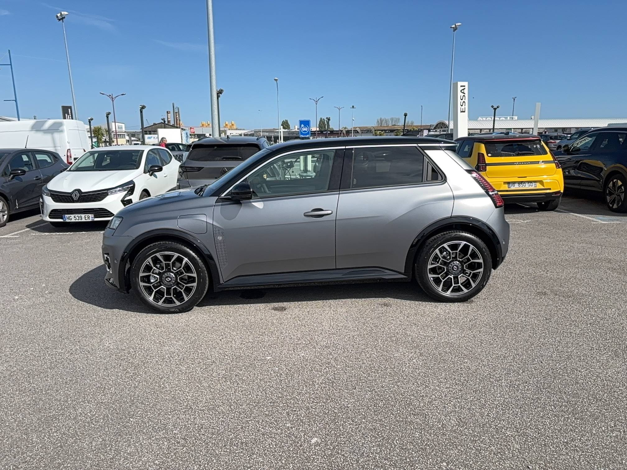 Vente en ligne Renault R5 E-Tech  150 ch autonomie confort au prix de 35 900 €