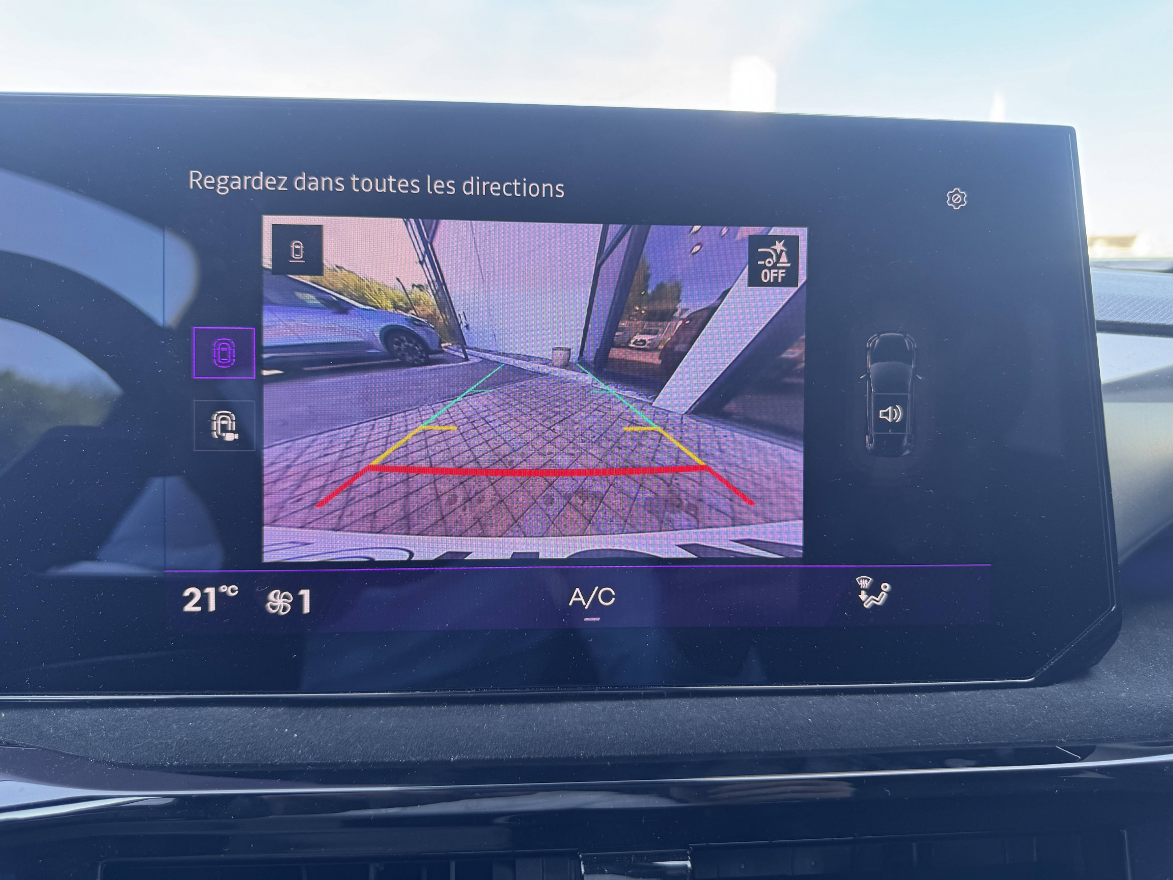 Vente en ligne Renault Clio 6 Clio E-Tech full hybrid 160 ch au prix de 29 290 €