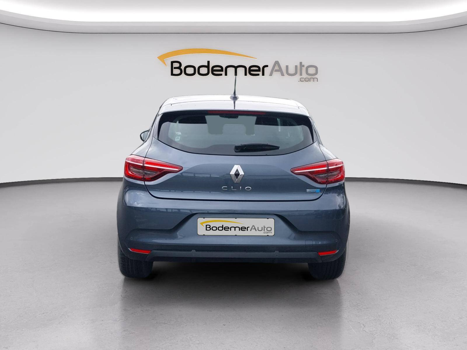 Vente en ligne Renault Clio 5 Clio E-Tech 140 - 21N au prix de 15 990 €