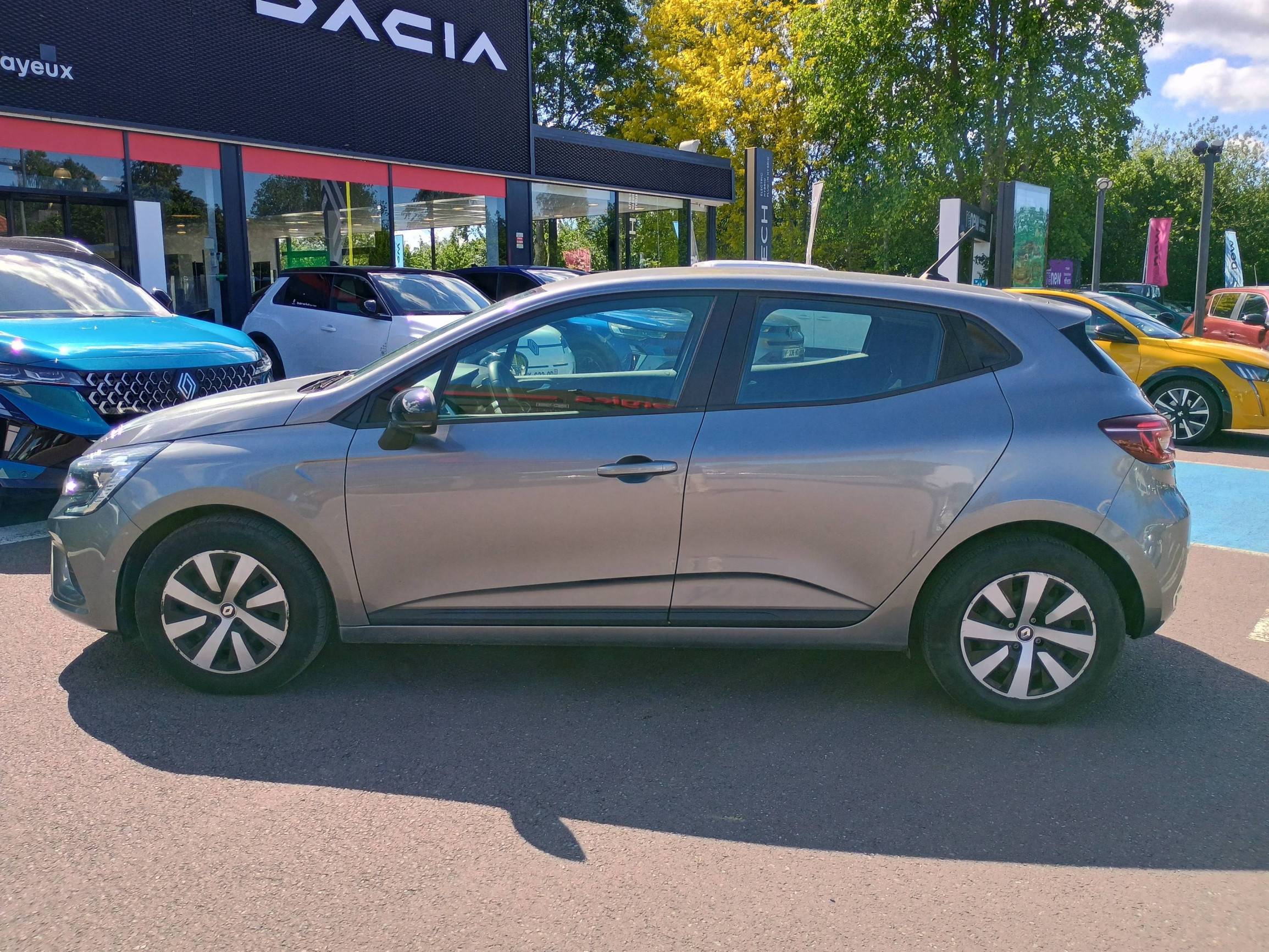 Vente en ligne Renault Clio 5 Clio TCe 90 au prix de 13 990 €