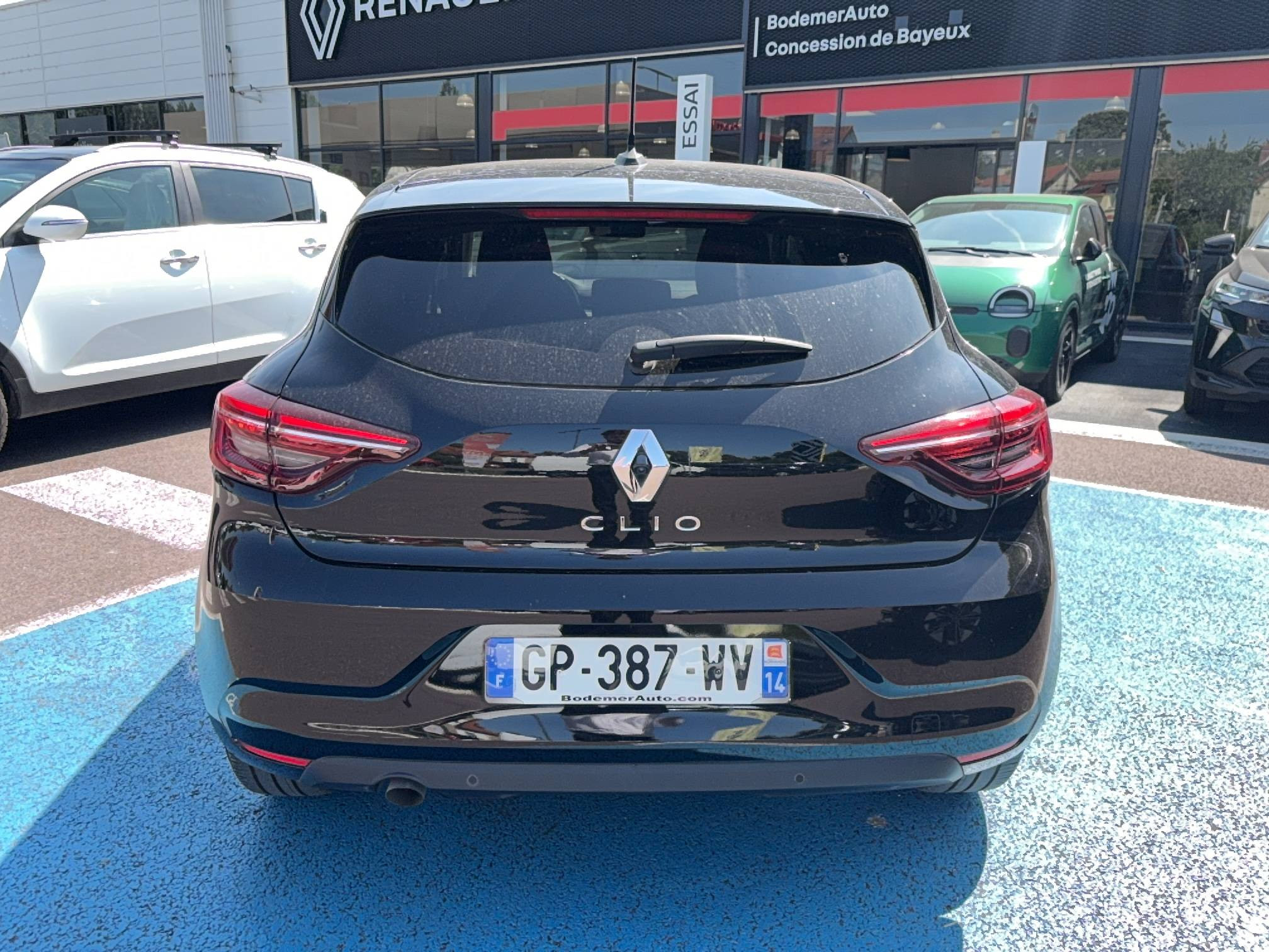 Vente en ligne Renault Clio 5 Clio TCe 100 GPL au prix de 14 590 €