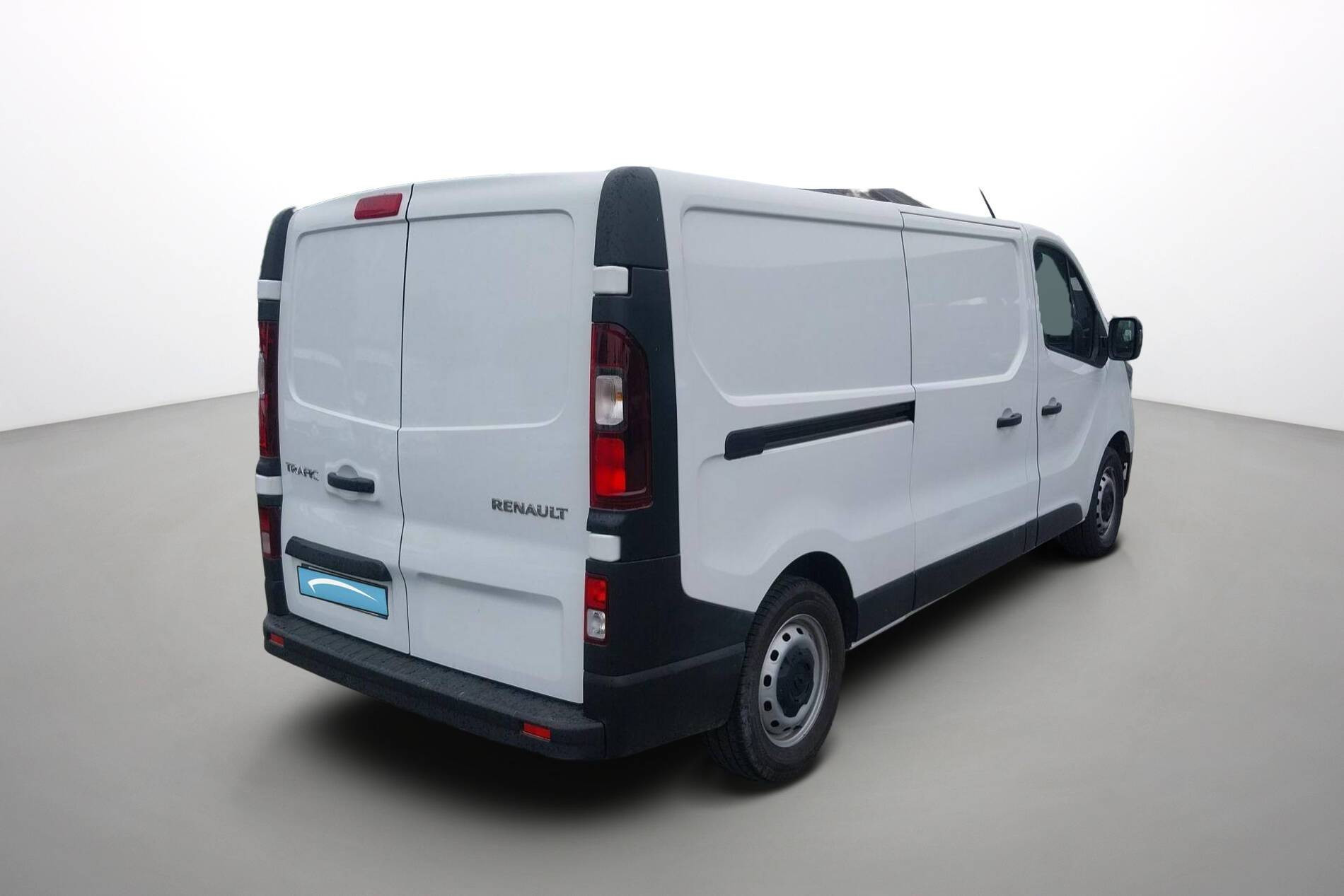 Vente en ligne Renault Trafic 3 Fourgon TRAFIC FGN L2H1 3000 KG BLUE DCI 130 au prix de 23 690 €