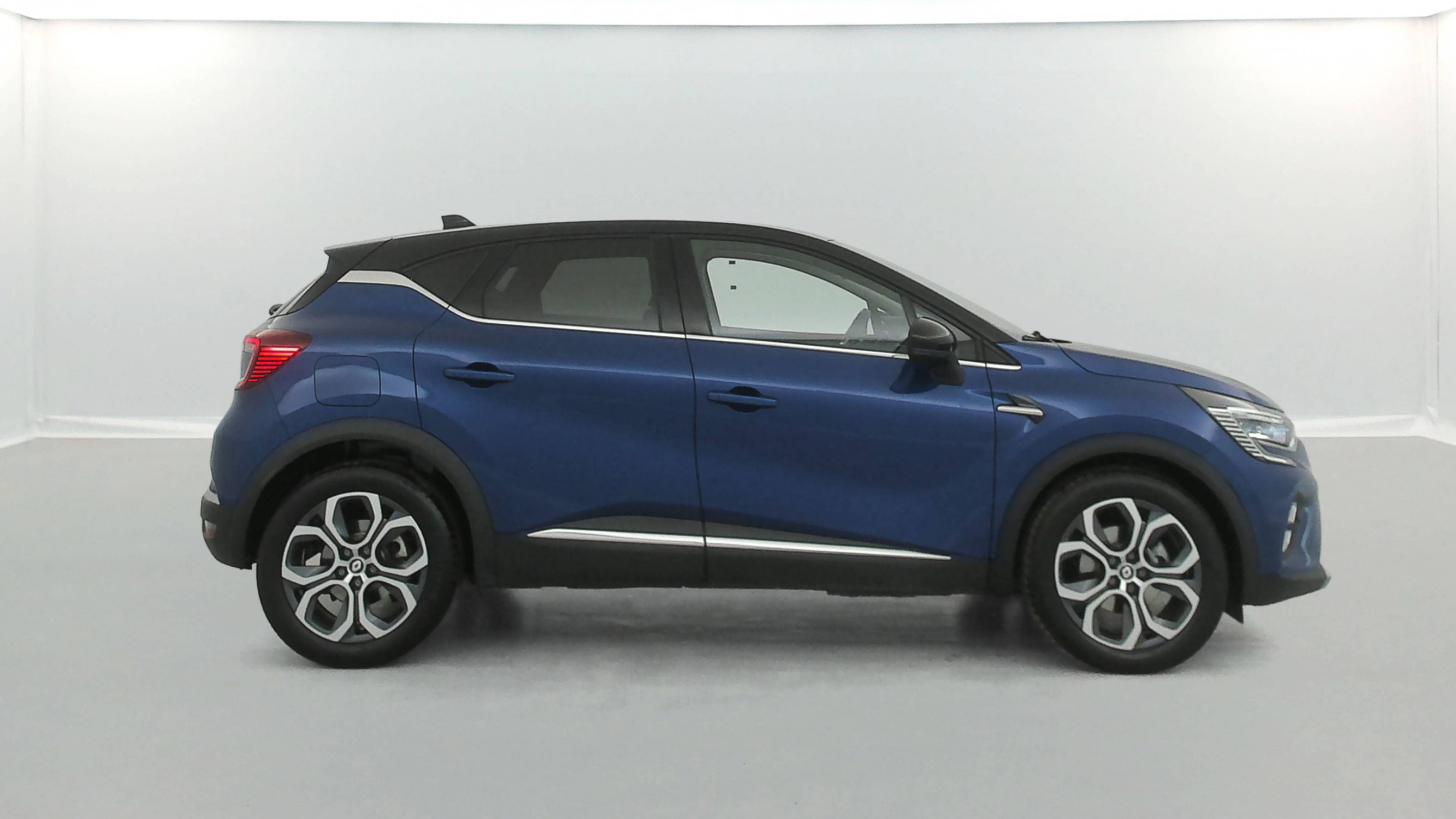 Vente en ligne Renault Captur  E-Tech hybride rechargeable 160 au prix de 18 990 €