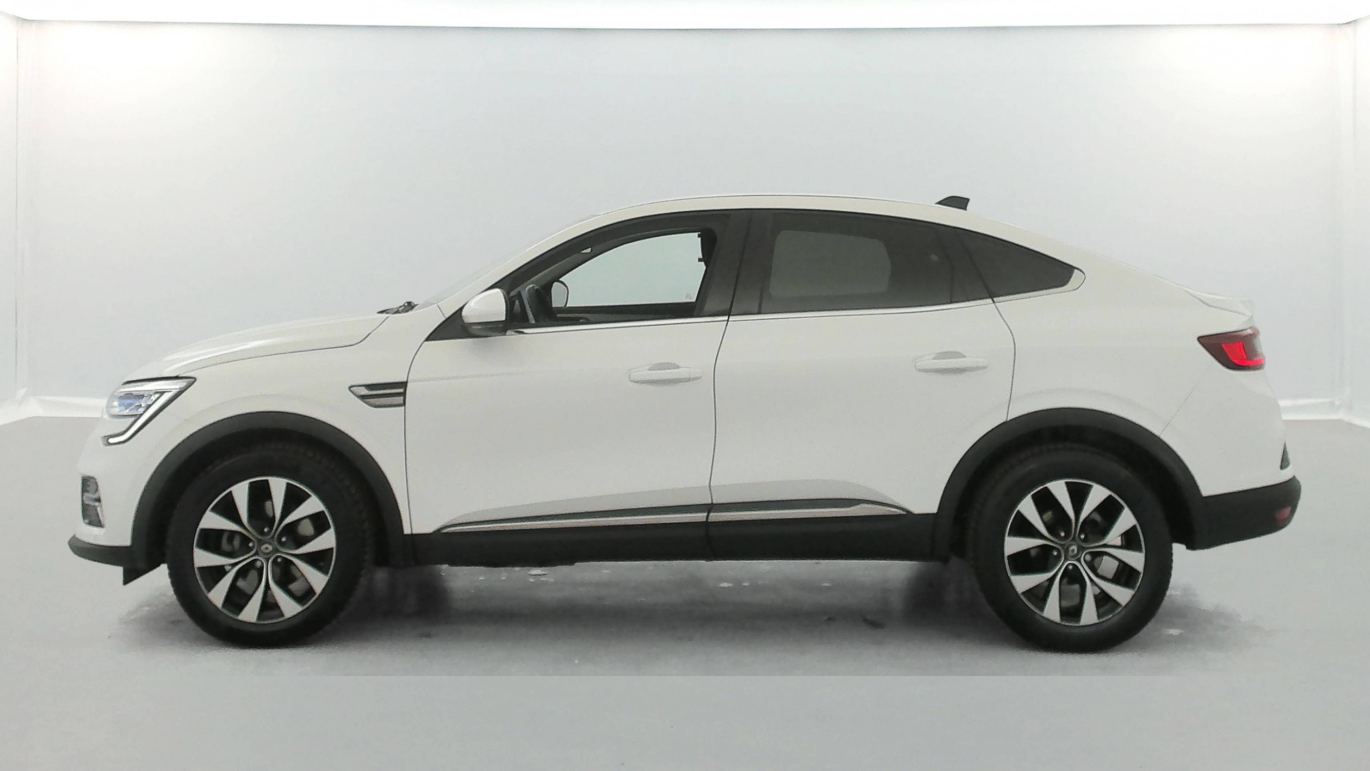 Vente en ligne Renault Arkana  E-Tech hybride 145 - 22 au prix de 20 990 €
