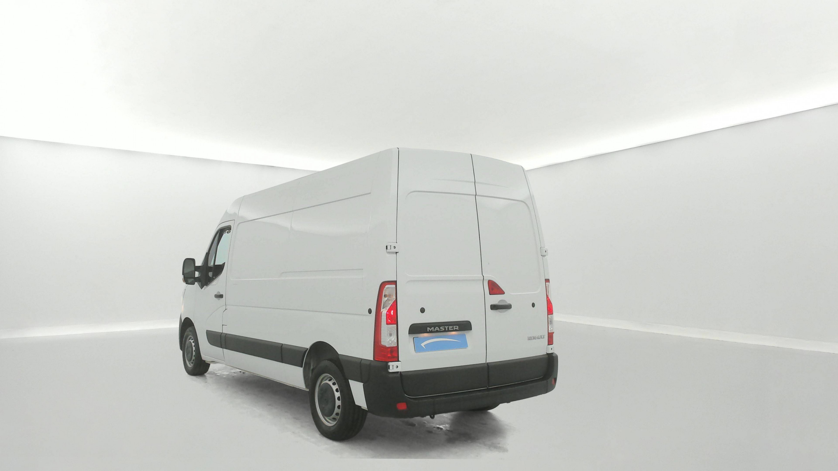 Vente en ligne Renault Master Fourgon  L2H2 BLUE DCI 135  au prix de 25 690 €