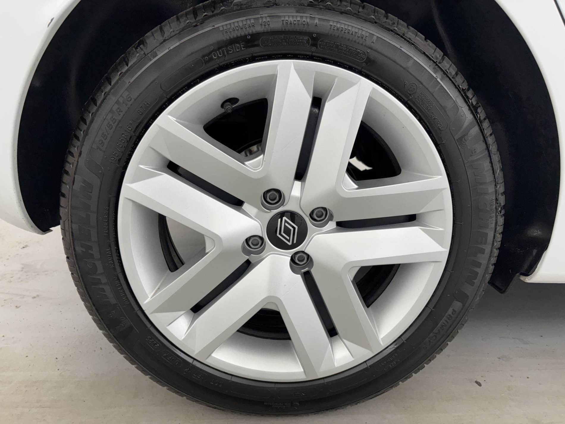 Vente en ligne Renault Clio 5 Clio Eco-G 100 ch GSR2 au prix de 14 200 €