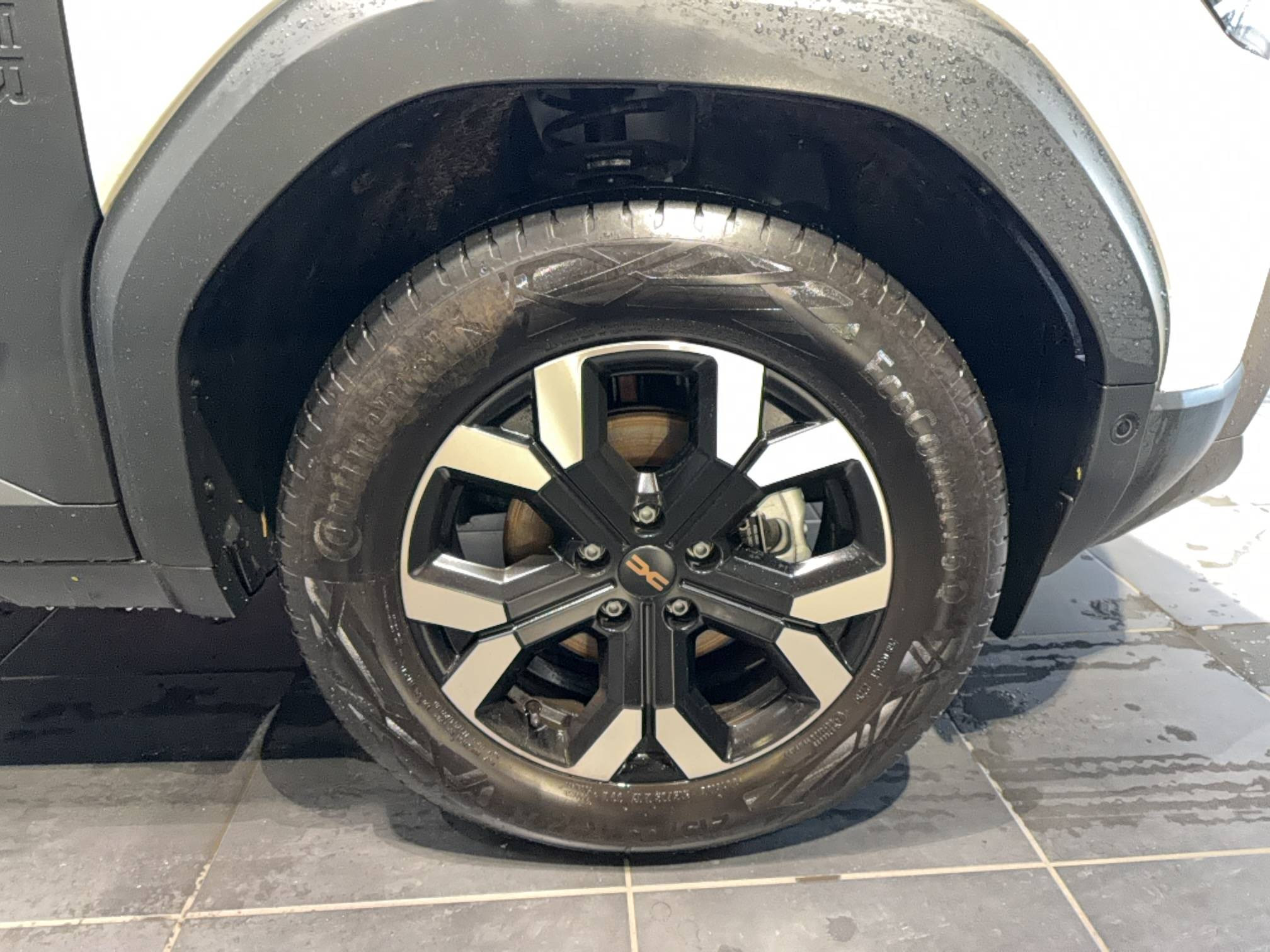 Vente en ligne Dacia Duster  Hybrid 140 au prix de 28 990 €