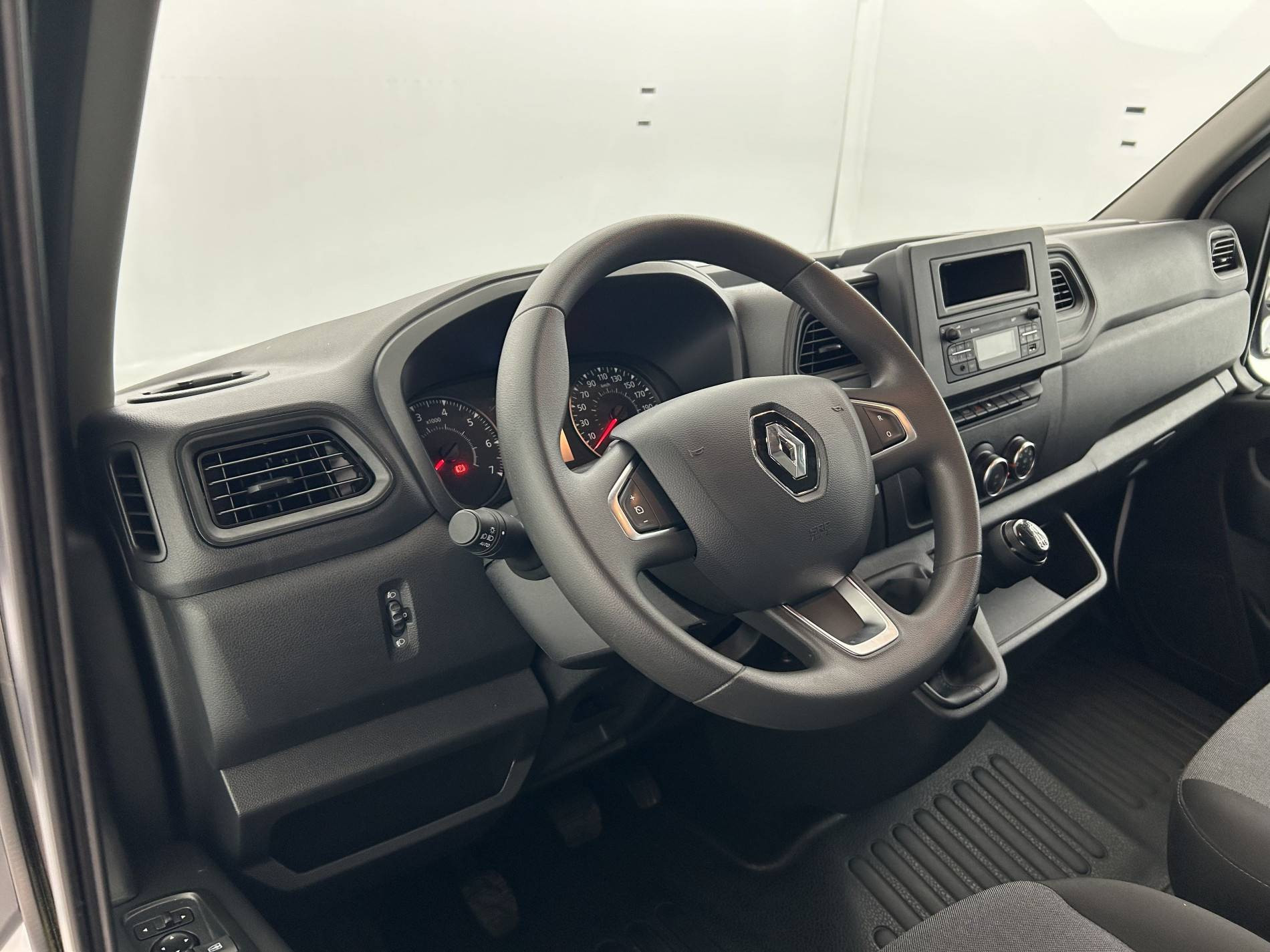 Vente en ligne Renault Master Fourgon MASTER FGN TRAC F3500 L2H2 BLUE DCI 135 au prix de 27 990 €