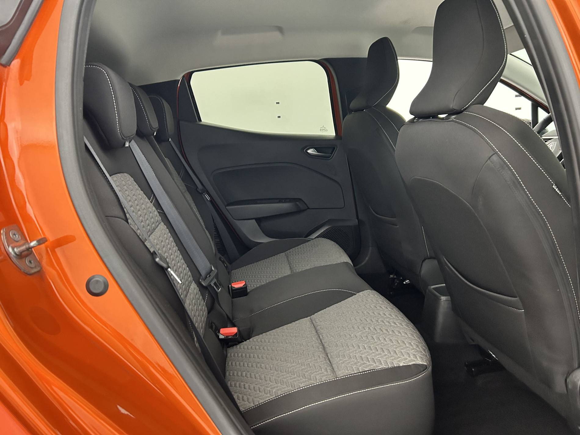 Vente en ligne Renault Clio 5 Clio E-Tech hybride 145 au prix de 15 490 €