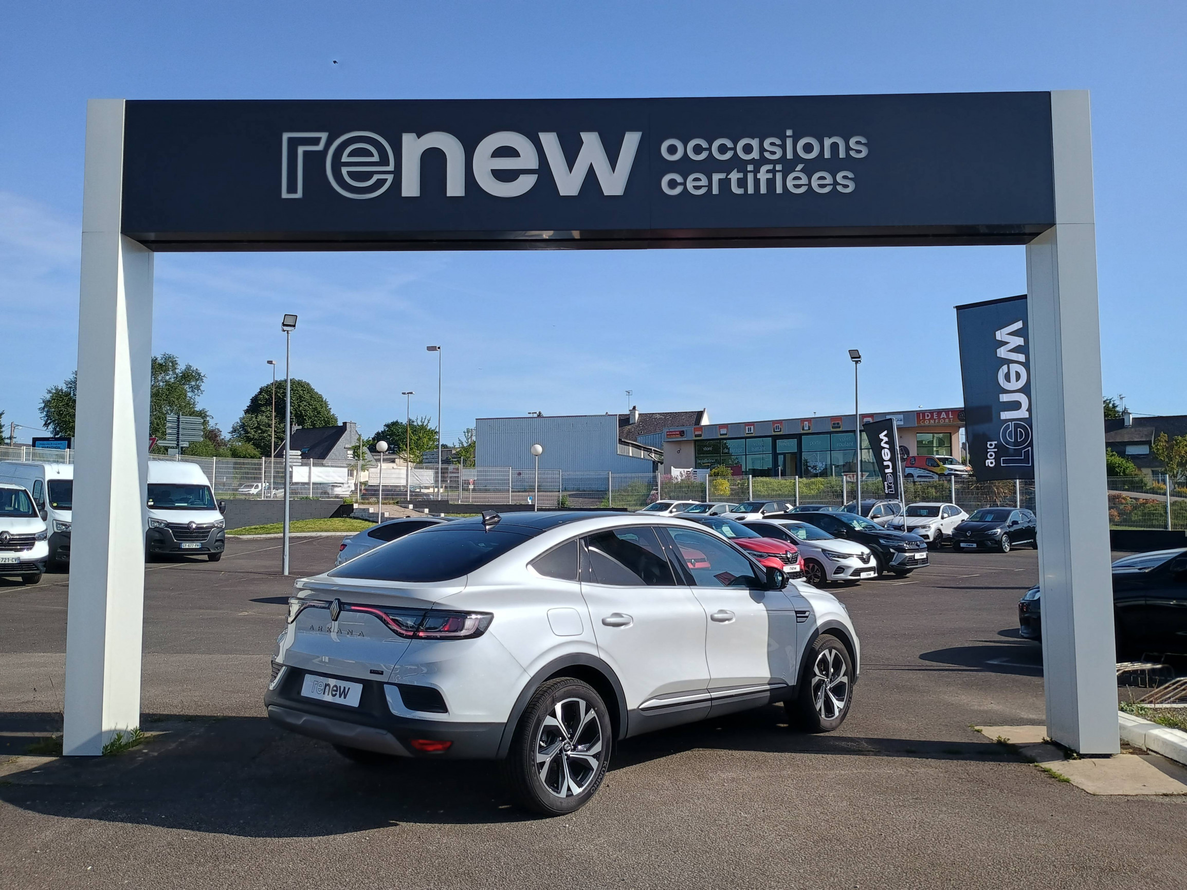 Vente en ligne Renault Arkana  E-Tech full hybrid 145 GSR2 au prix de 25 990 €