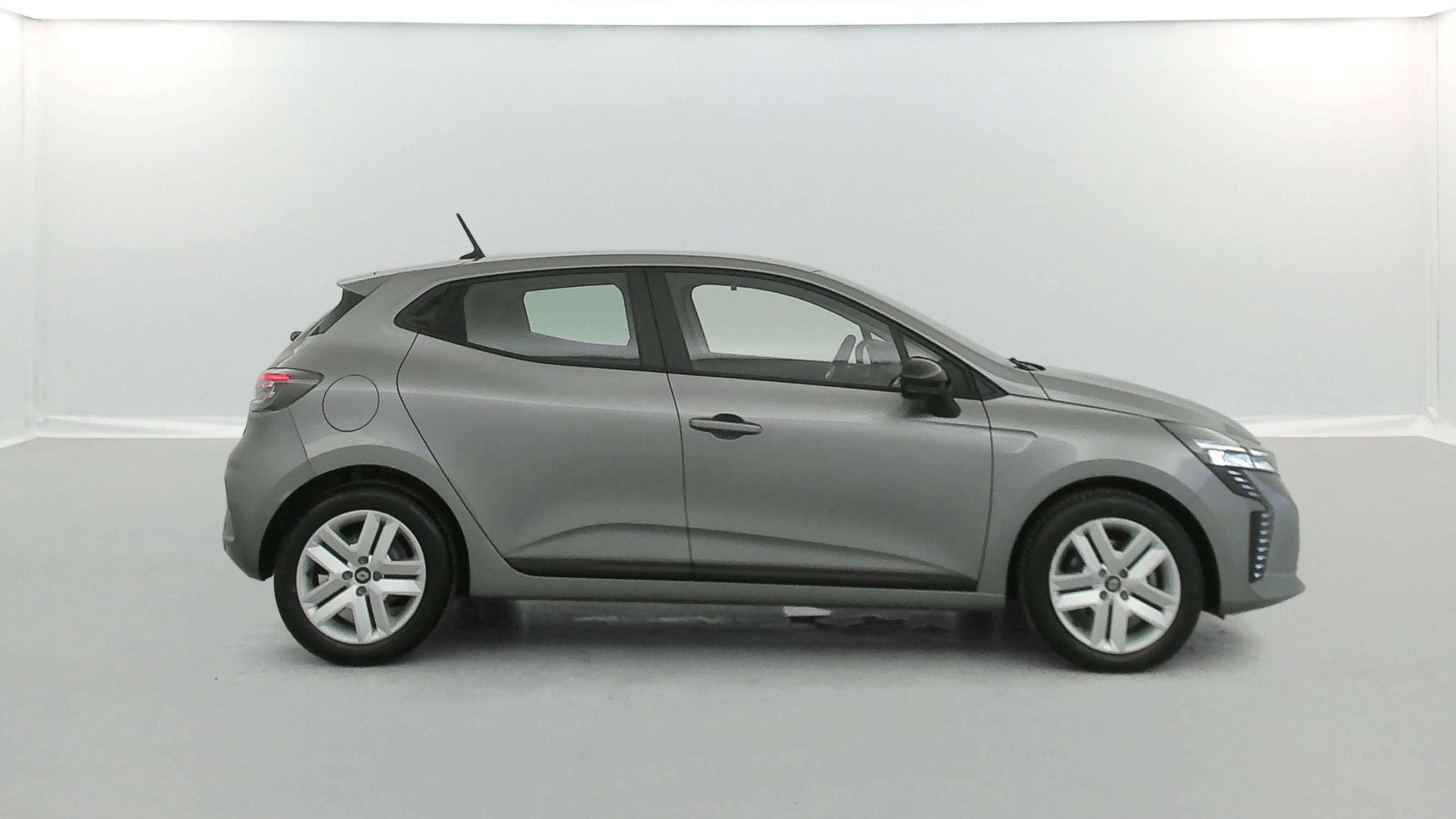 Vente en ligne Renault Clio 5 Clio Blue dCi 100 ch au prix de 18 500 €