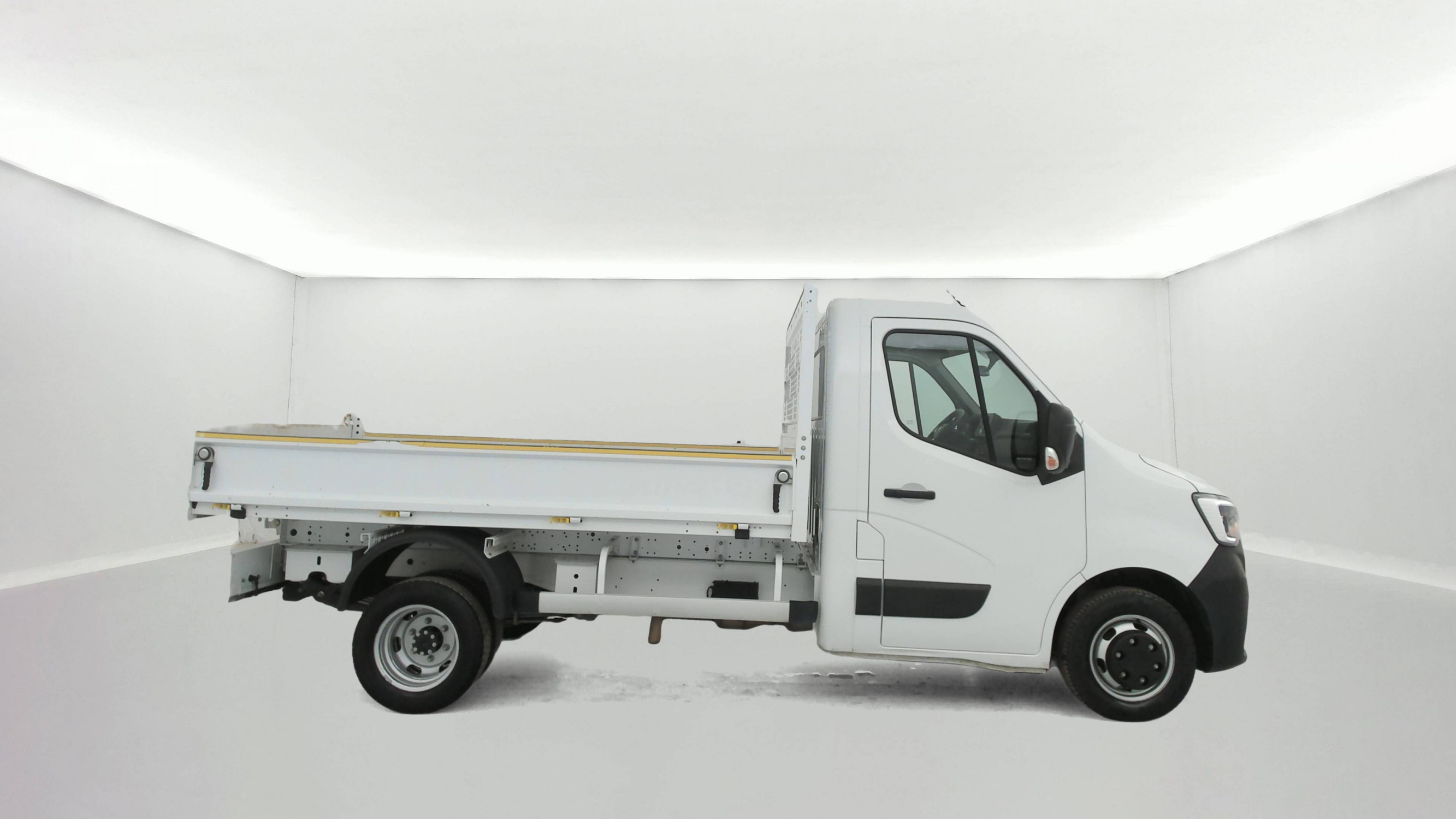 Vente en ligne Renault Master 3 Châssis Cabine MASTER CC PROP RJ3500 L2 PAFC BLUE DCI 130 EURO VI au prix de 33 300 €