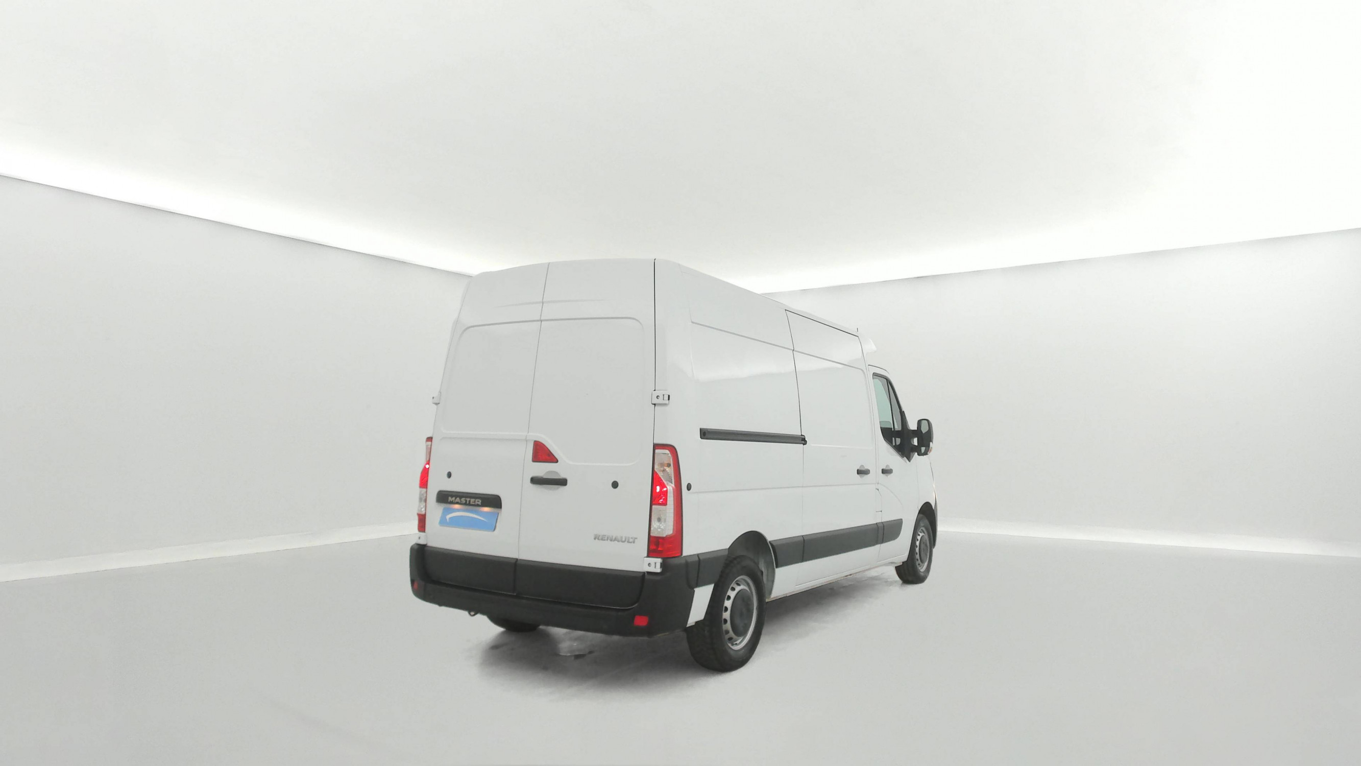 Vente en ligne Renault Master Fourgon MASTER FGN TRAC F3500 L2H2 BLUE DCI 135 au prix de 22 390 €