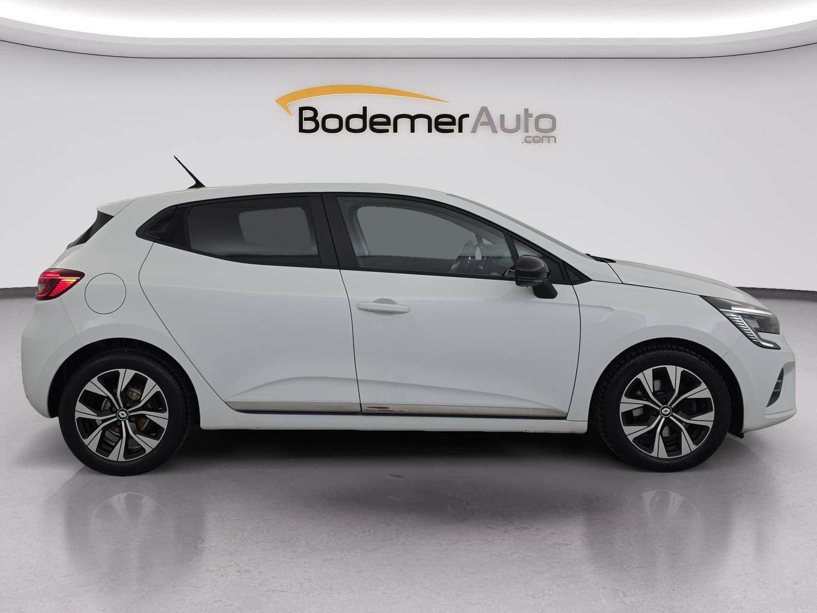 Vente en ligne Renault Clio 5 CLIO SOCIETE BLUE DCI 100 au prix de 13 990 €