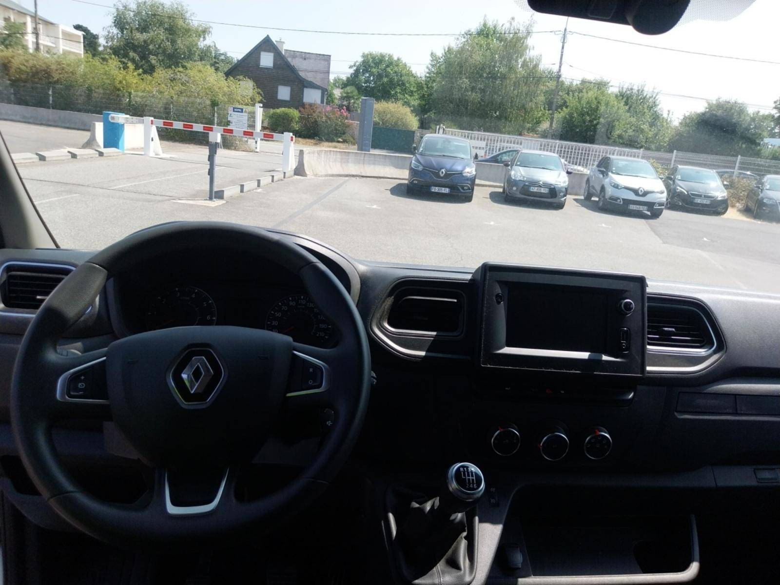 Vente en ligne Renault Master Fourgon MASTER FGN TRAC F3500 L2H2 BLUE DCI 135 au prix de 16 990 €