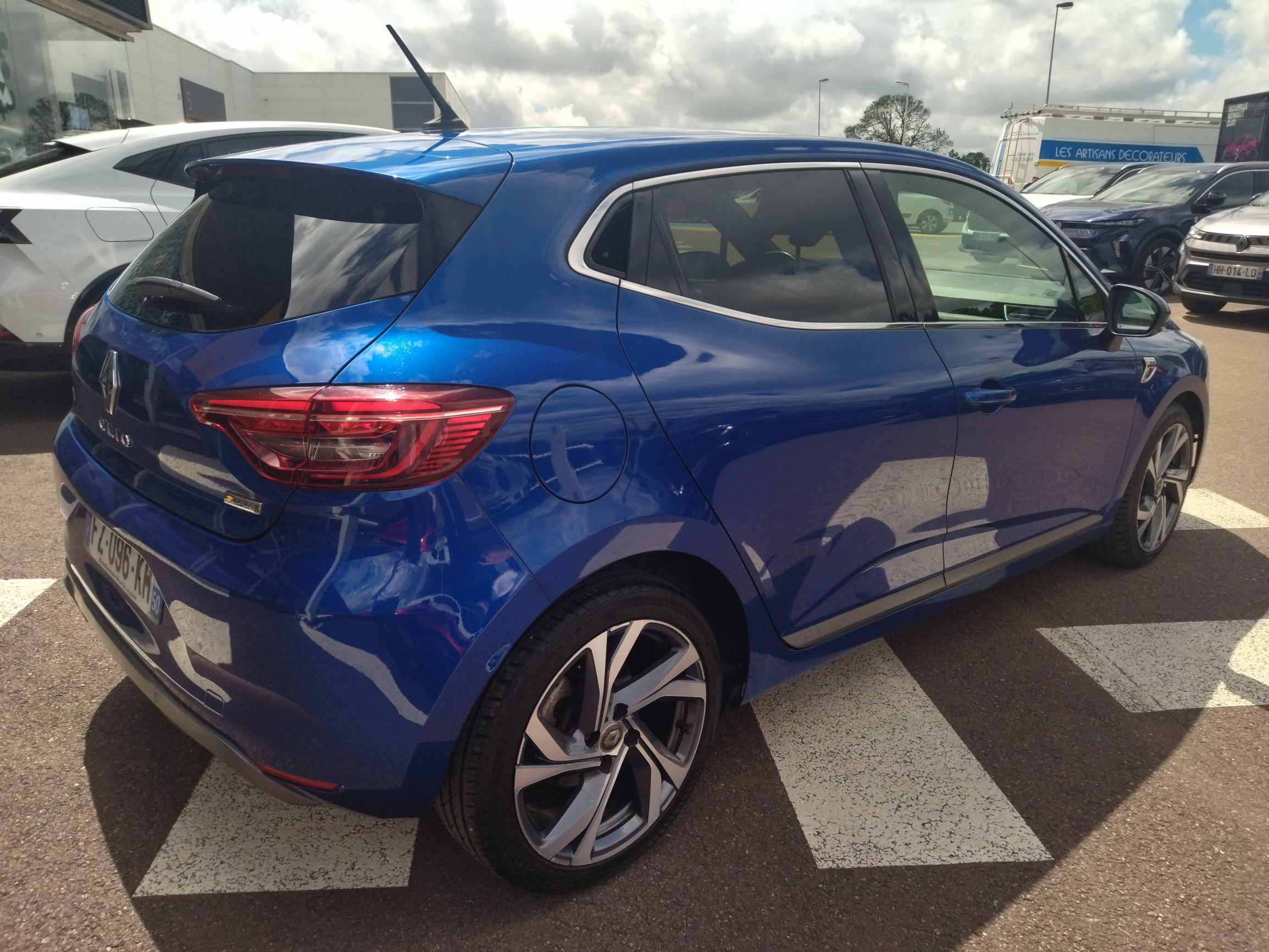 Vente en ligne Renault Clio 5 Clio TCe 140 - 21 au prix de 15 540 €