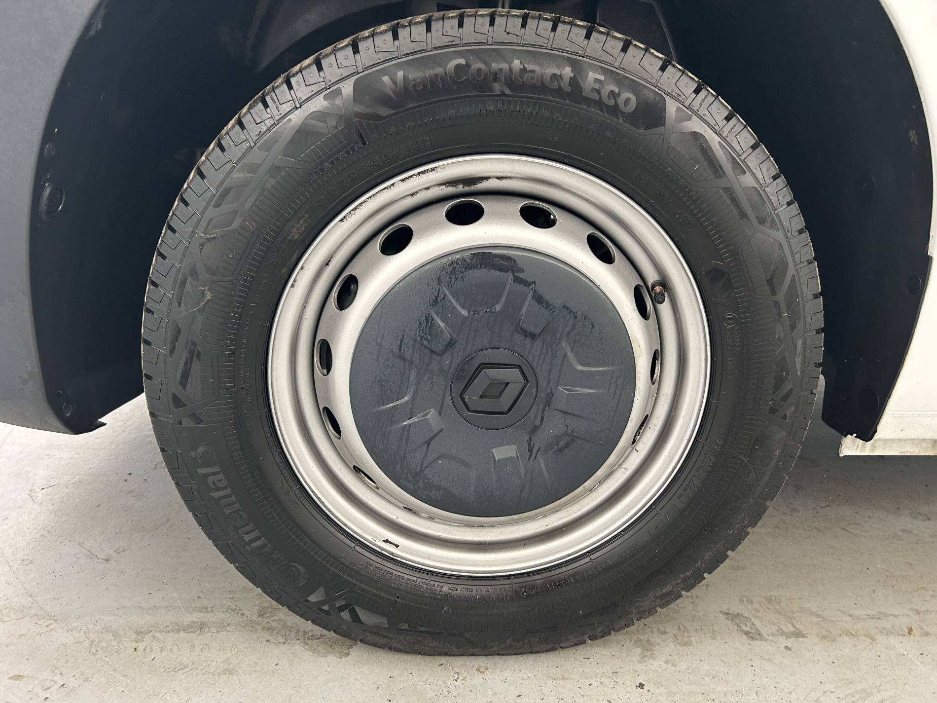 Vente en ligne Renault Master Fourgon MASTER FGN TRAC F3500 L2H2 BLUE DCI 135 au prix de 24 000 €