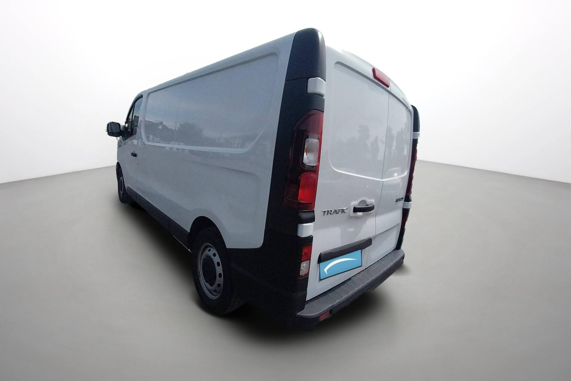 Vente en ligne Renault Trafic 3 Fourgon TRAFIC FGN L2H1 3000 KG BLUE DCI 130 au prix de 23 999 €