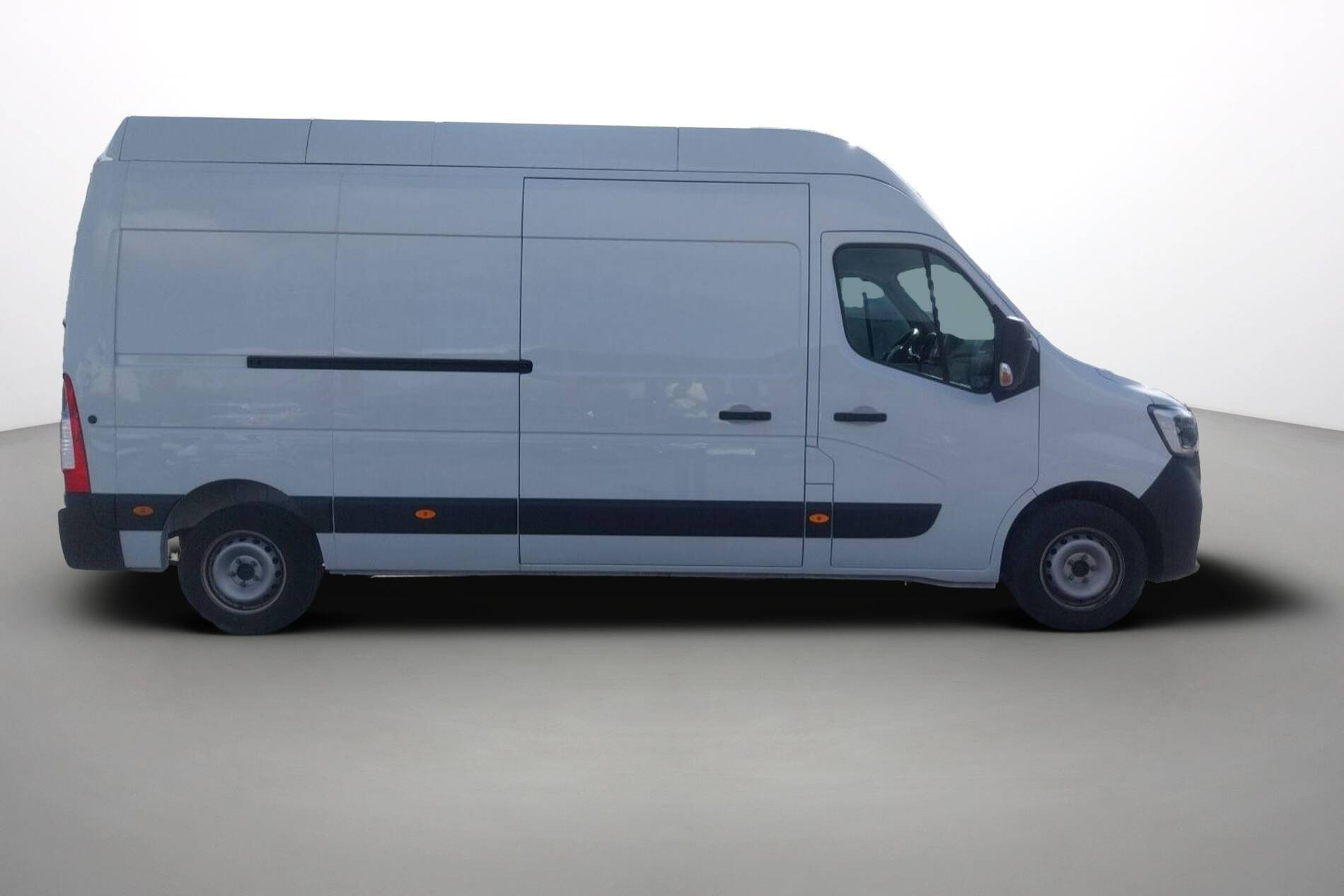 Vente en ligne Renault Master Fourgon MASTER FGN TRAC F3500 L3H3 BLUE DCI 135 au prix de 28 790 €