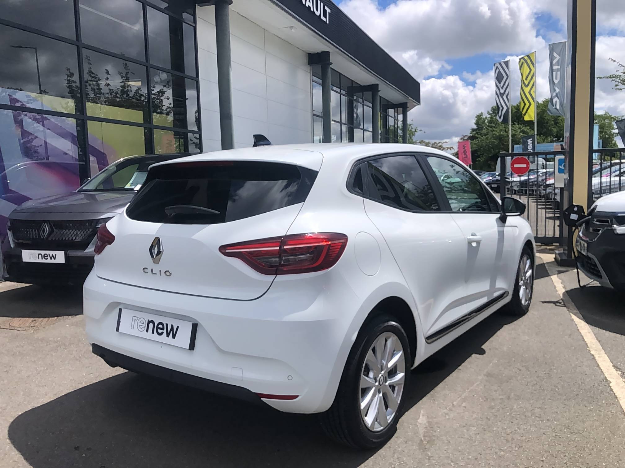 Vente en ligne Renault Clio 5 Clio SCe 65 au prix de 12 490 €