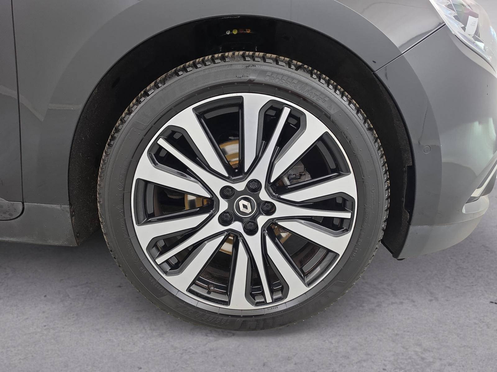 Vente en ligne Renault Grand Scenic 4 Grand Scenic Blue dCi 150 EDC au prix de 18 990 €