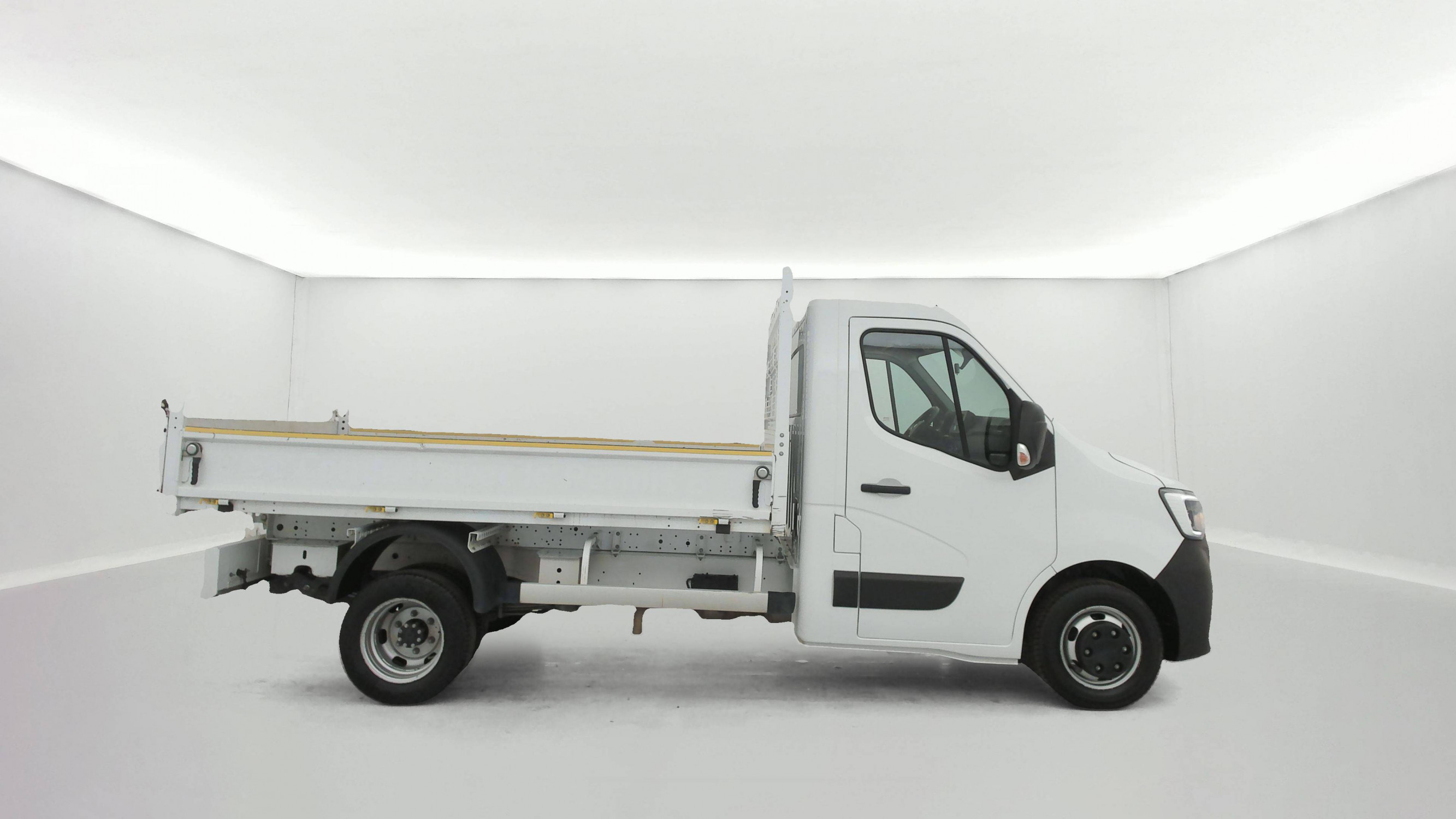 Vente en ligne Renault Master 3 Châssis Cabine MASTER CC PROP RJ3500 L2 PAFC BLUE DCI 130 EURO VI au prix de 32 000 €