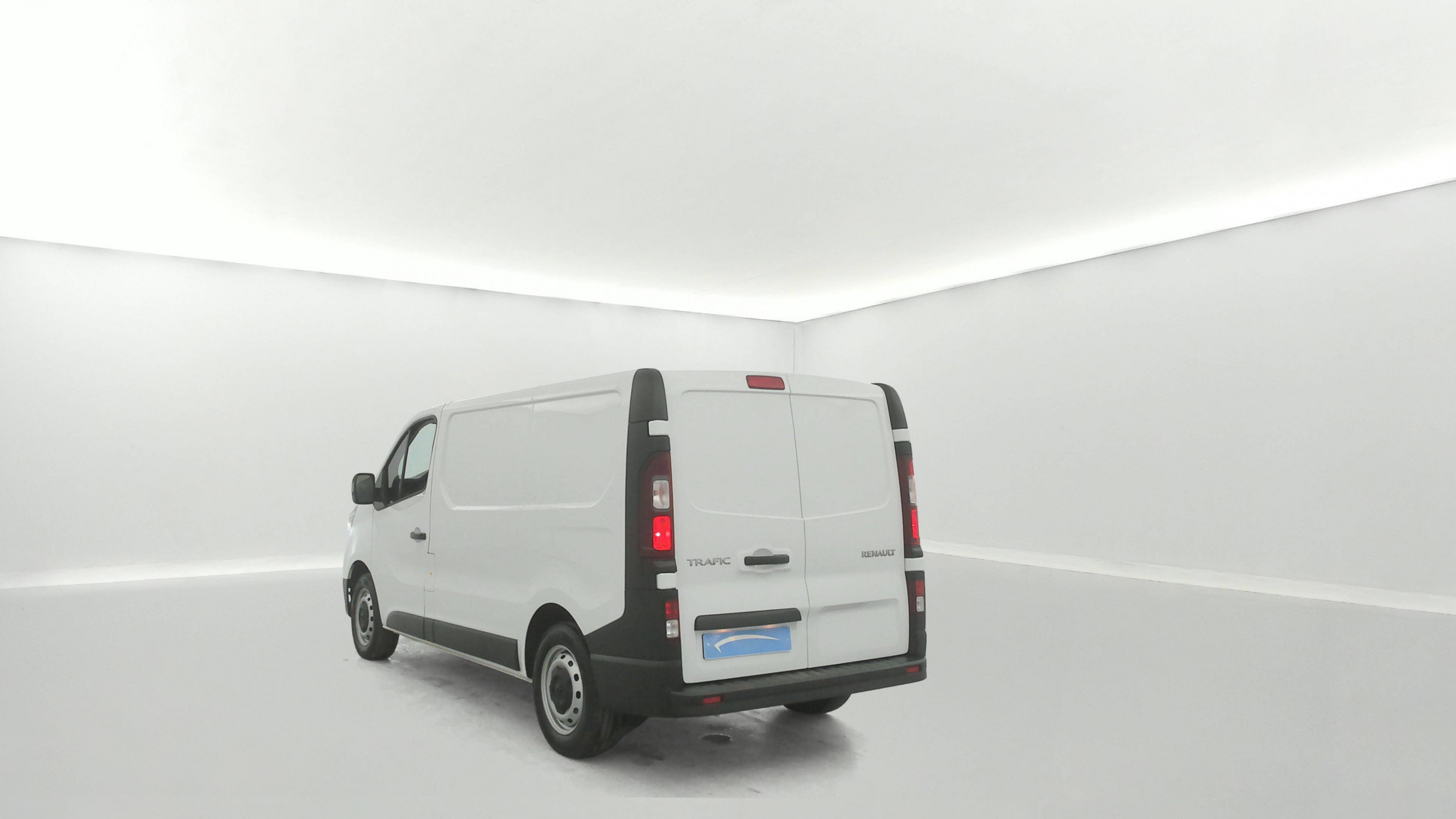 Vente en ligne Renault Trafic 3 Fourgon TRAFIC FGN L1H1 3000 KG BLUE DCI 130 au prix de 23 690 €