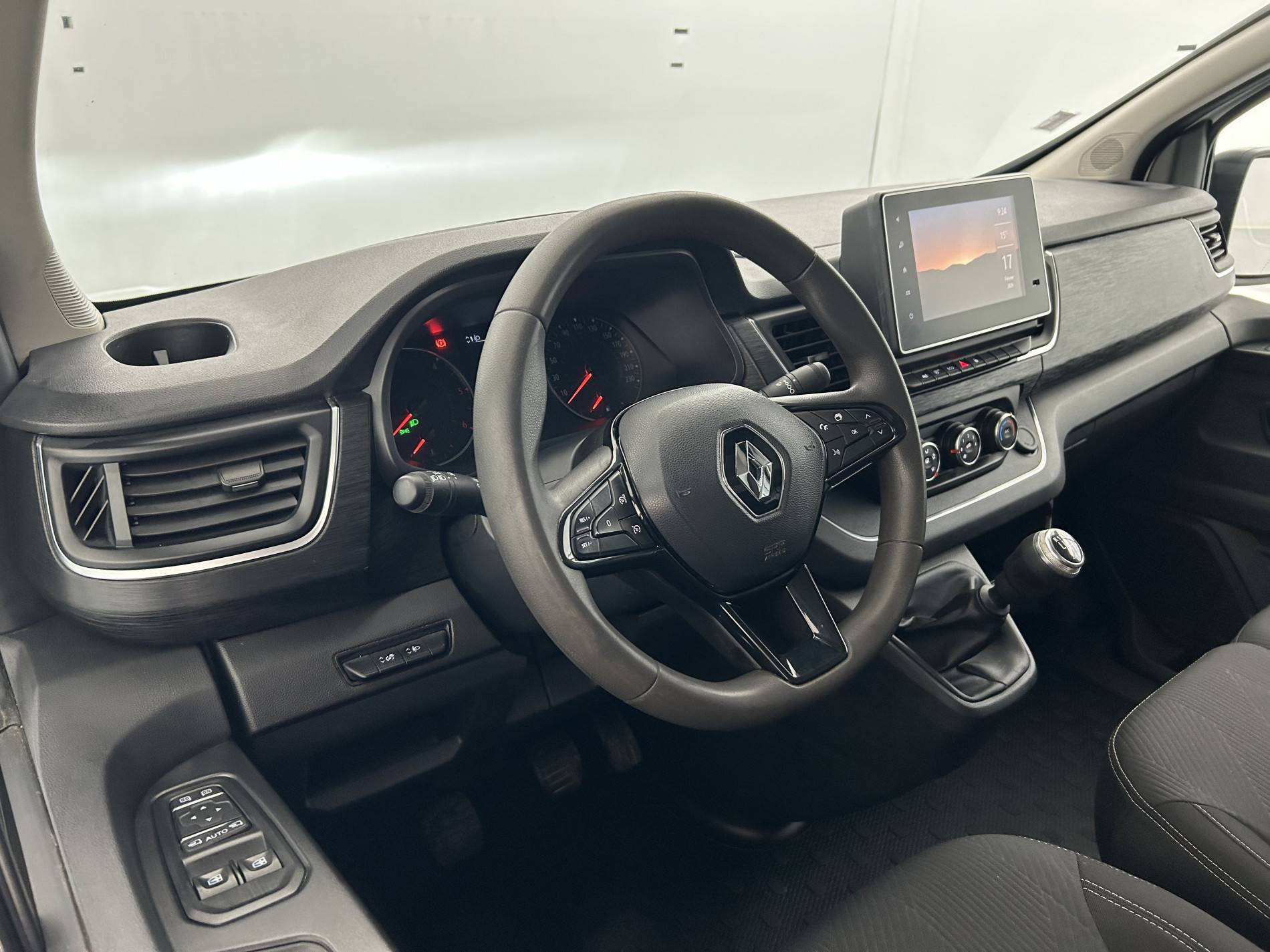 Vente en ligne Renault Trafic 3 Fourgon TRAFIC FGN L1H1 2800 KG BLUE DCI 130 au prix de 19 490 €