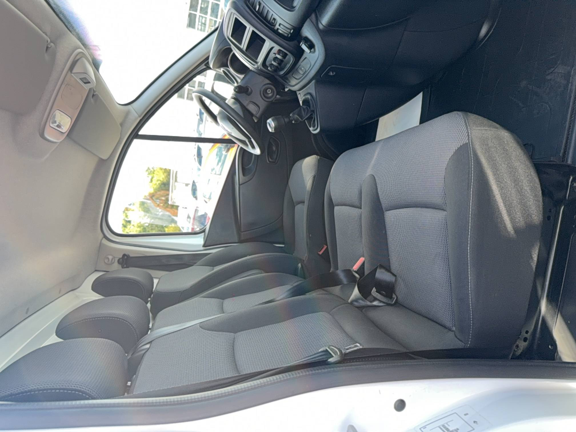 Vente en ligne Renault Trafic 3 Fourgon TRAFIC FGN L1H1 1000 KG DCI 120 au prix de 19 990 €