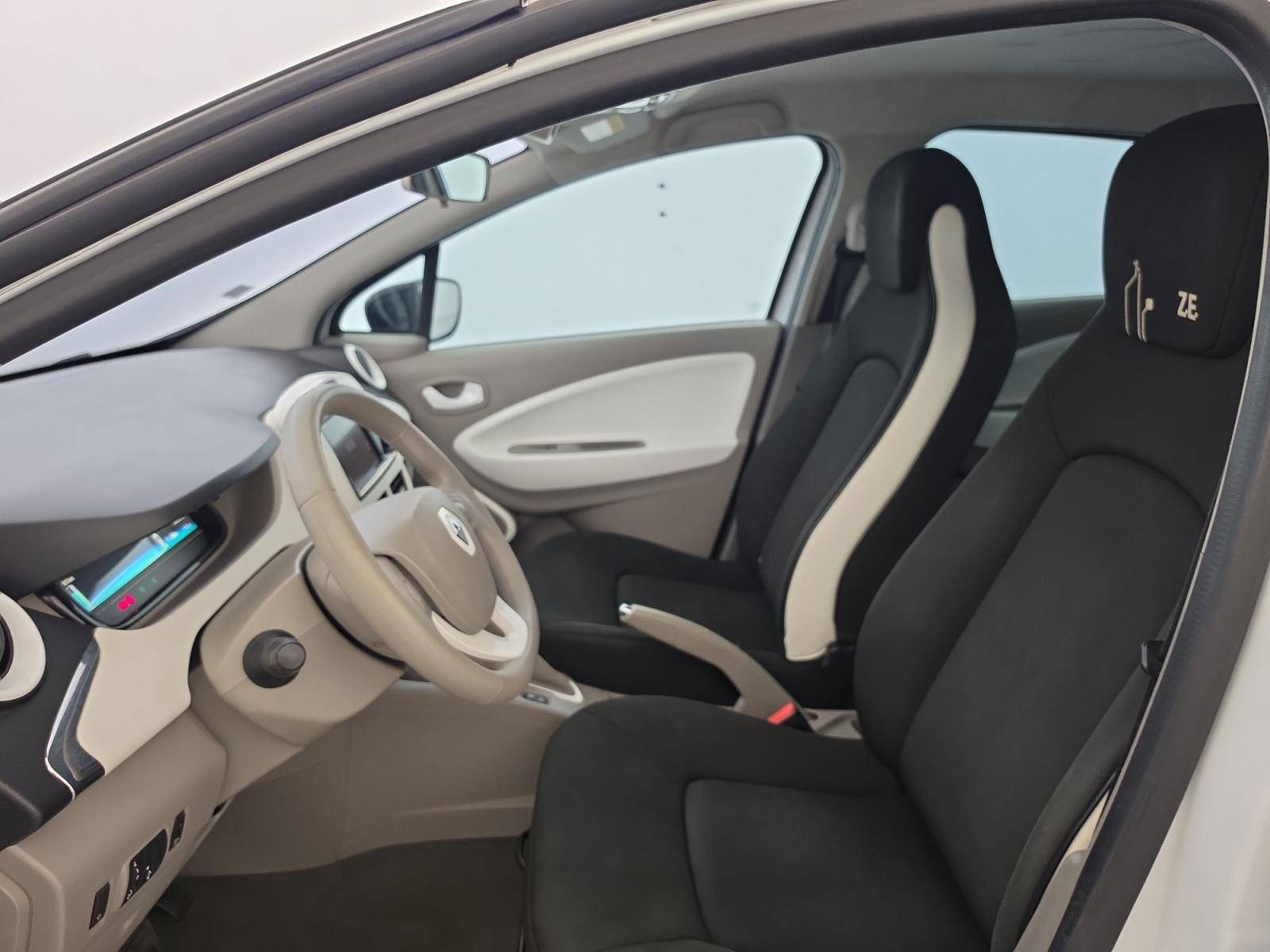 Vente en ligne Renault Zoé  achat intégral au prix de 7 890 €