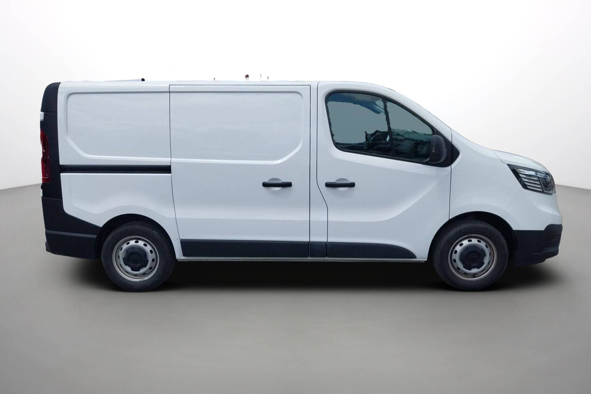 Vente en ligne Renault Trafic 3 Fourgon TRAFIC FG BLUE DCI 130 L1H1 3T GSR2 au prix de 23 990 €