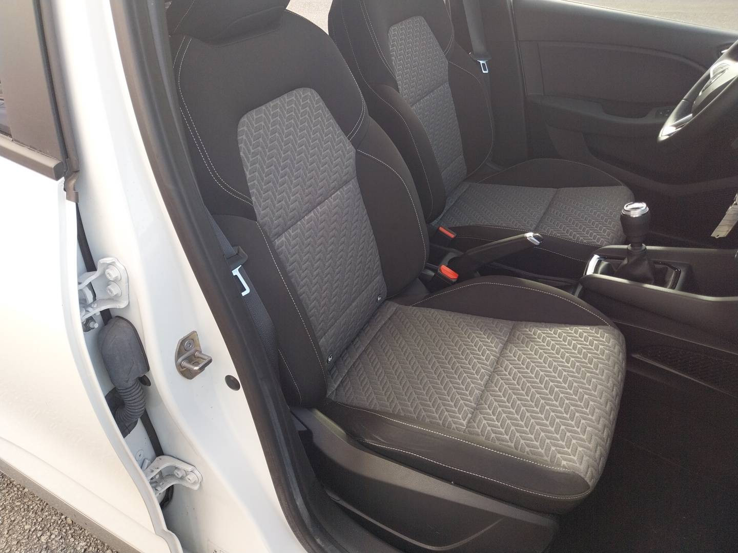 Vente en ligne Renault Clio 5 Clio TCe 90 au prix de 14 990 €