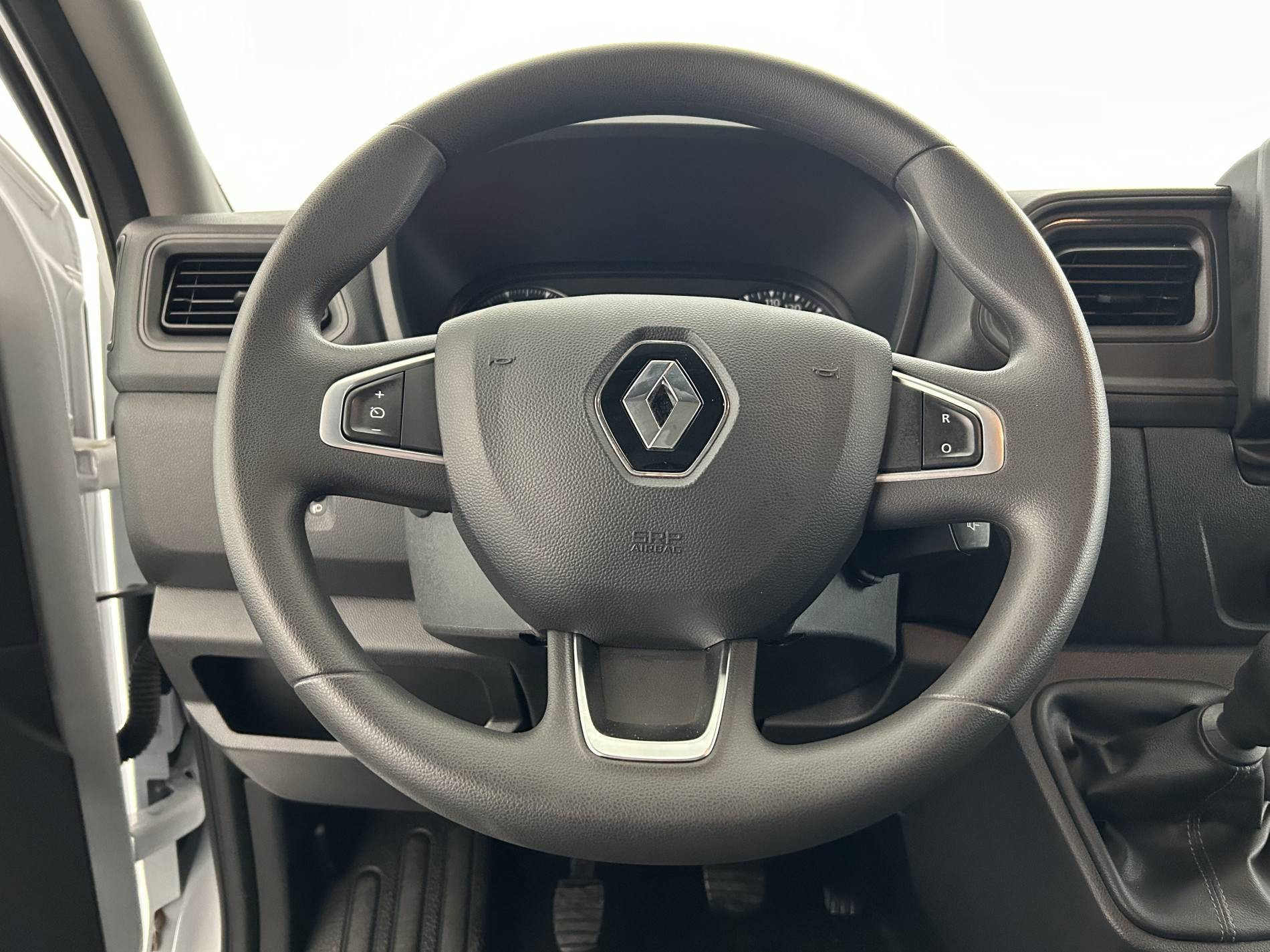 Vente en ligne Renault Master Fourgon MASTER FGN TRAC F3500 L2H2 BLUE DCI 135 au prix de 26 990 €