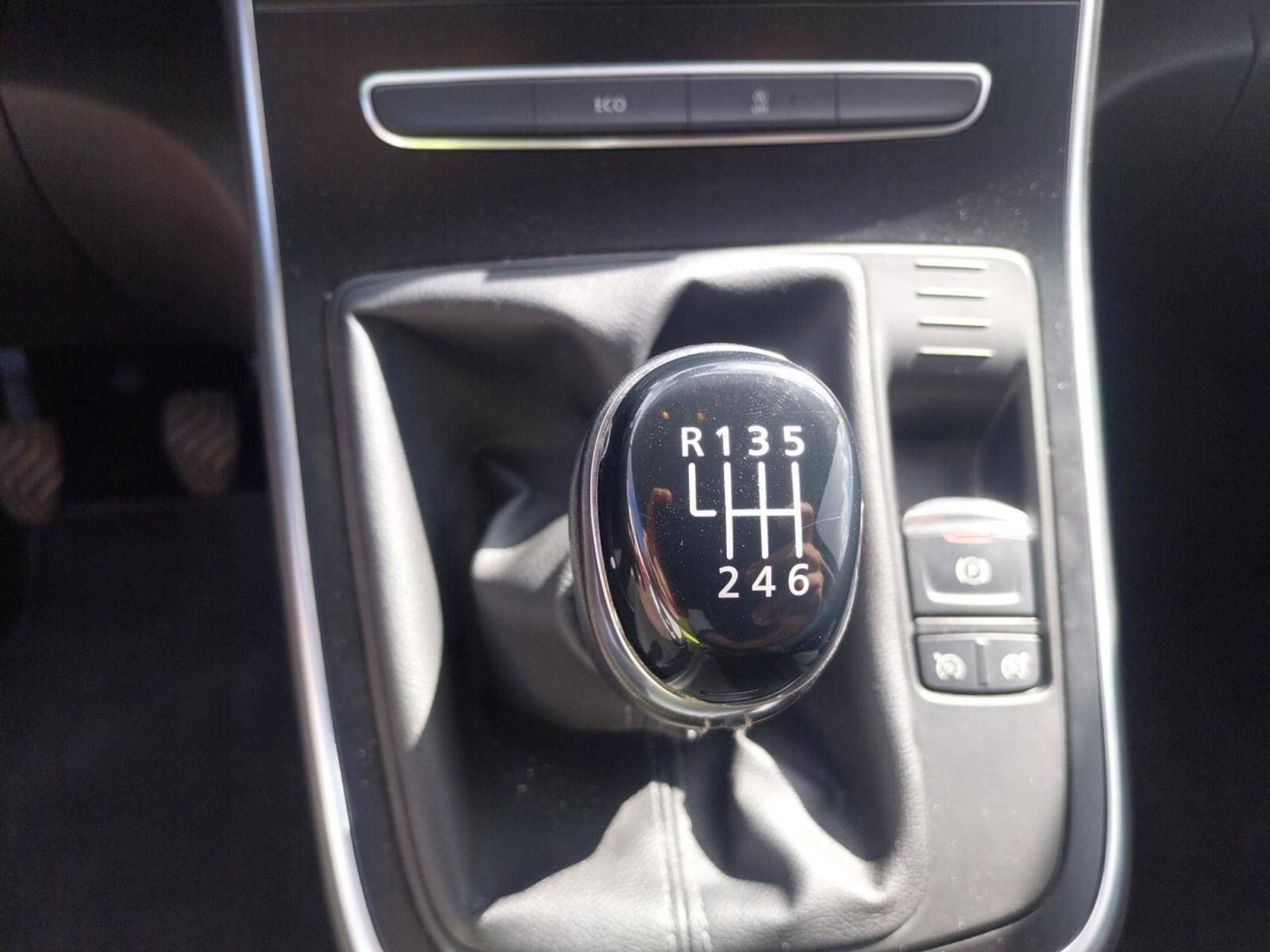 Vente en ligne Renault Scenic 4 Scenic TCe 115 FAP au prix de 12 990 €