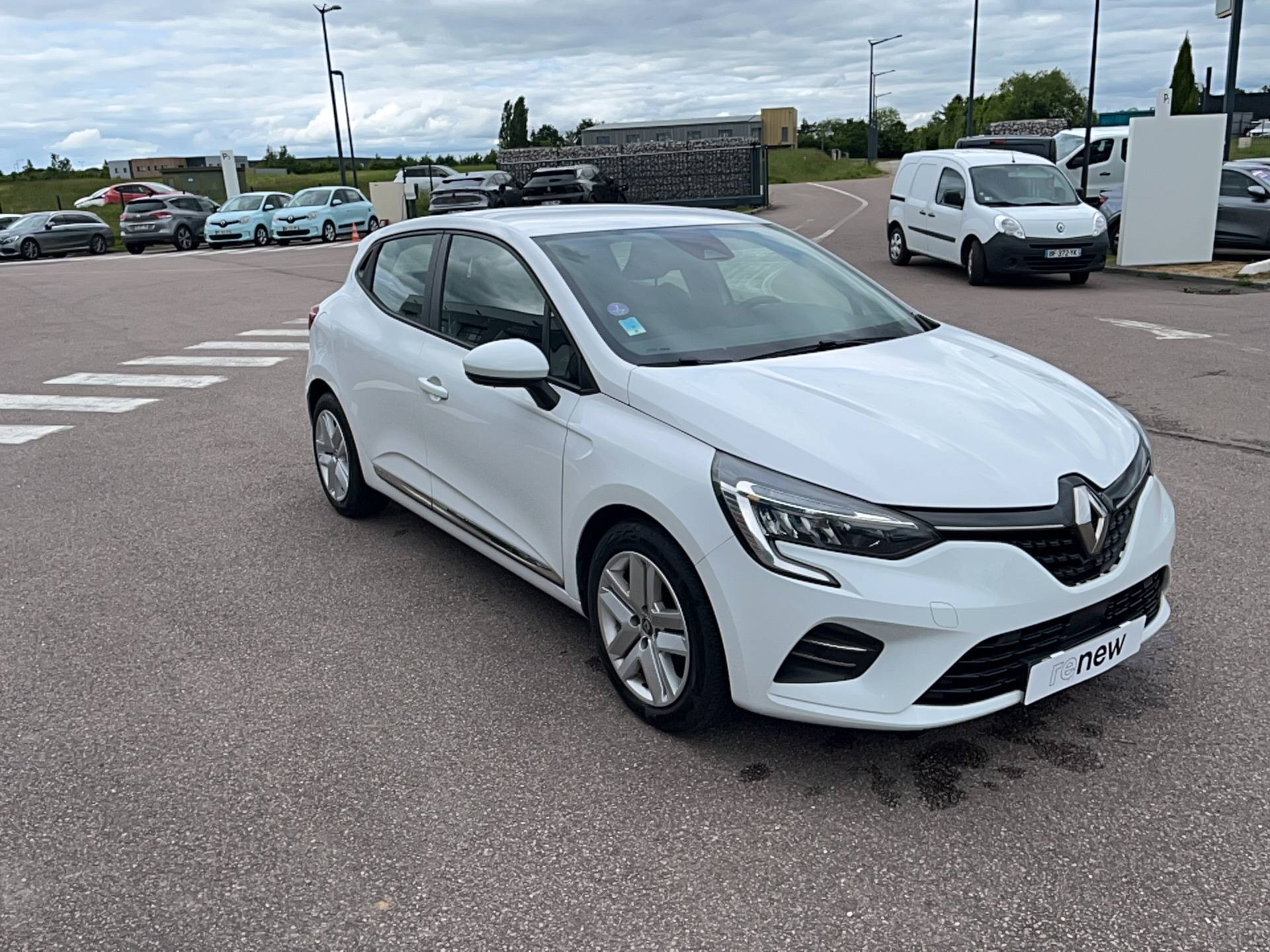 Vente en ligne Renault Clio 5 Clio TCe 90 - 21 au prix de 13 491 €