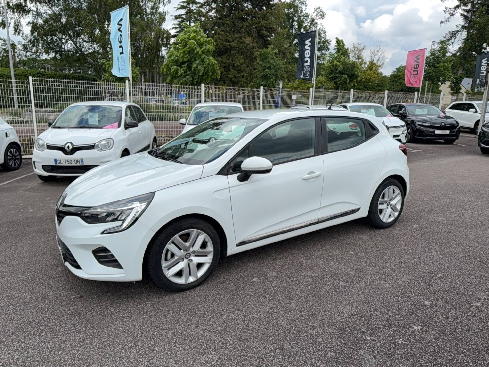 Vente en ligne Renault Clio 5 Clio E-Tech 140 - 21N au prix de 13 290 €