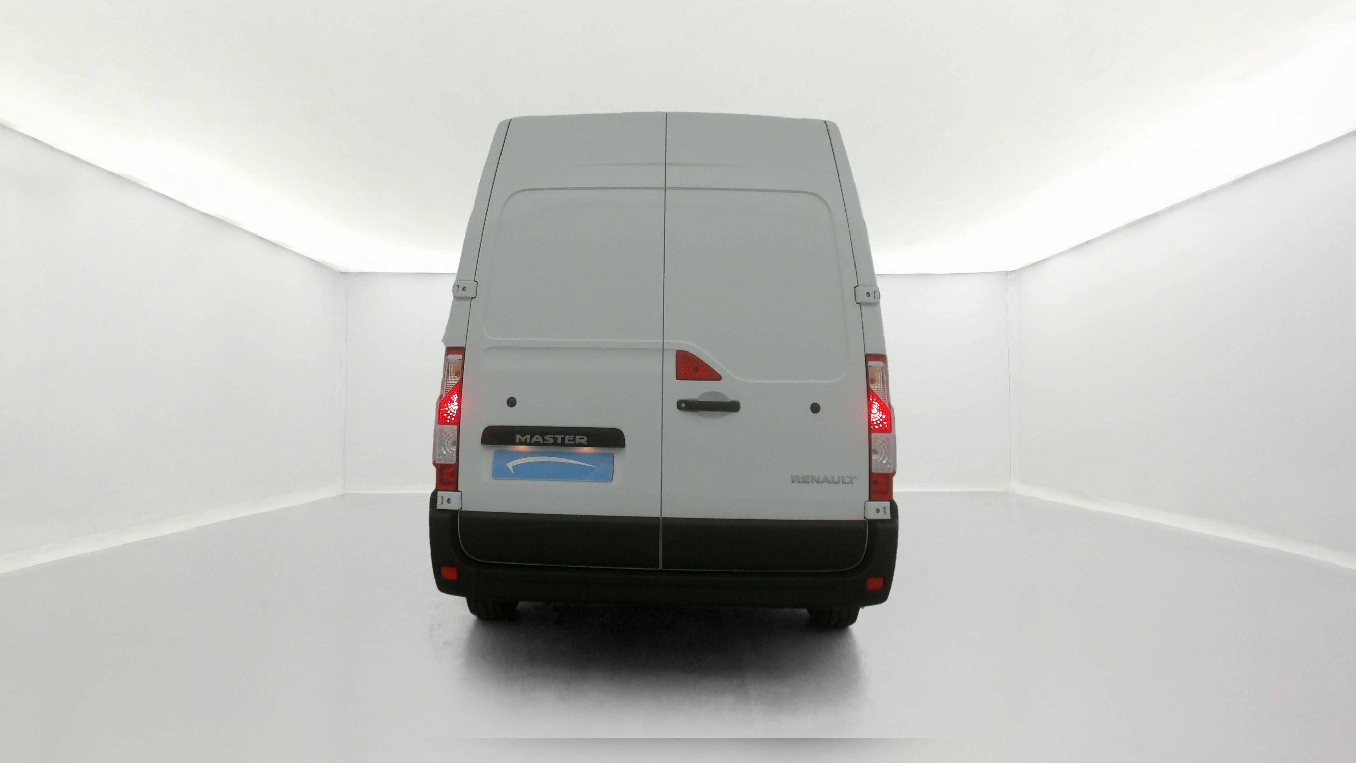 Vente en ligne Renault Master Fourgon MASTER FGN TRAC F3500 L2H2 BLUE DCI 135 au prix de 26 990 €