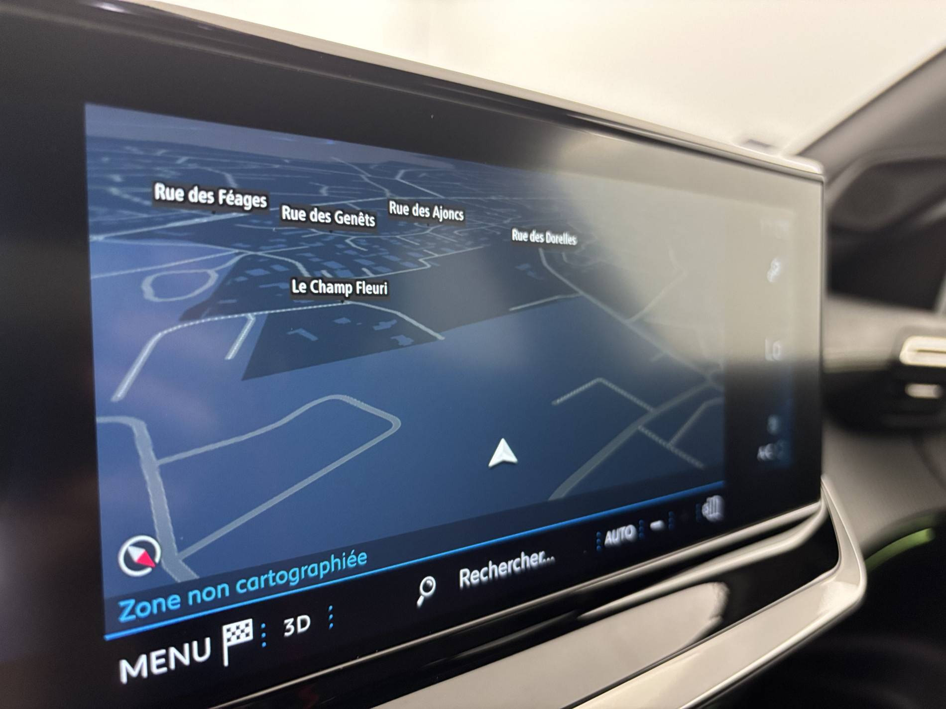 Vente en ligne Peugeot 2008  BlueHDi 130 S&S EAT8 au prix de 17 490 €
