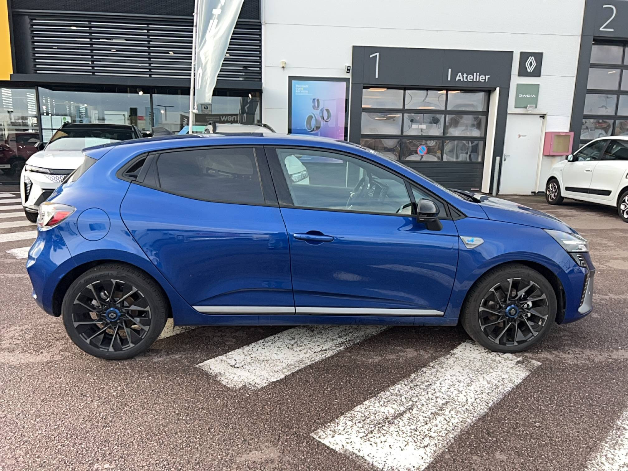 Vente en ligne Renault Clio 5 Clio E-Tech full hybrid 145 ch GSR2 au prix de 23 991 €