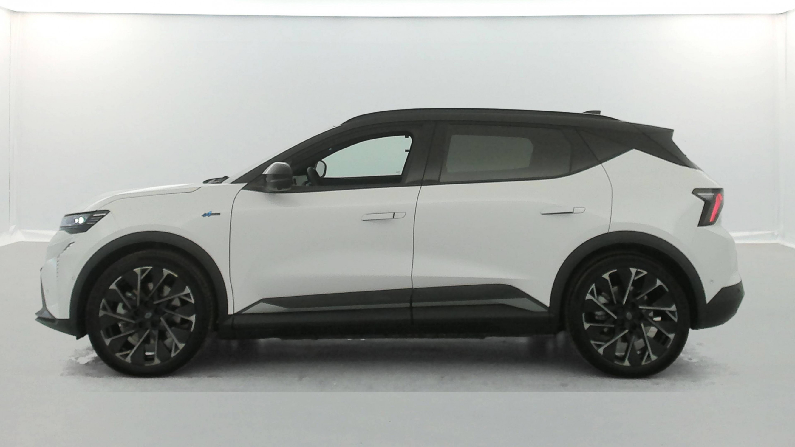 Vente en ligne Renault Scenic E-Tech Scenic E-Tech électrique 220 ch grande autonomie au prix de 42 990 €