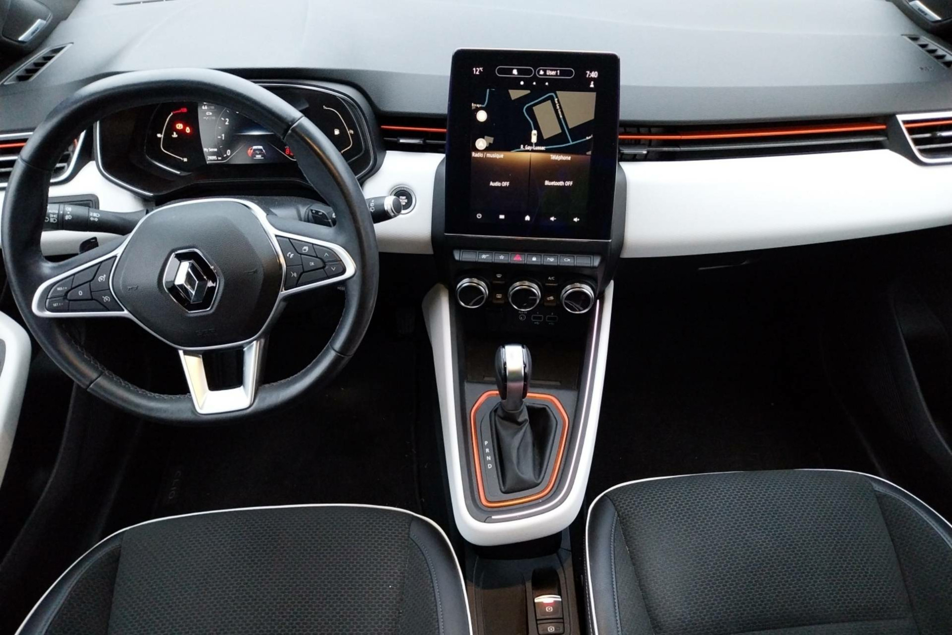 Vente en ligne Renault Clio 5 Clio TCe 130 EDC FAP au prix de 16 500 €