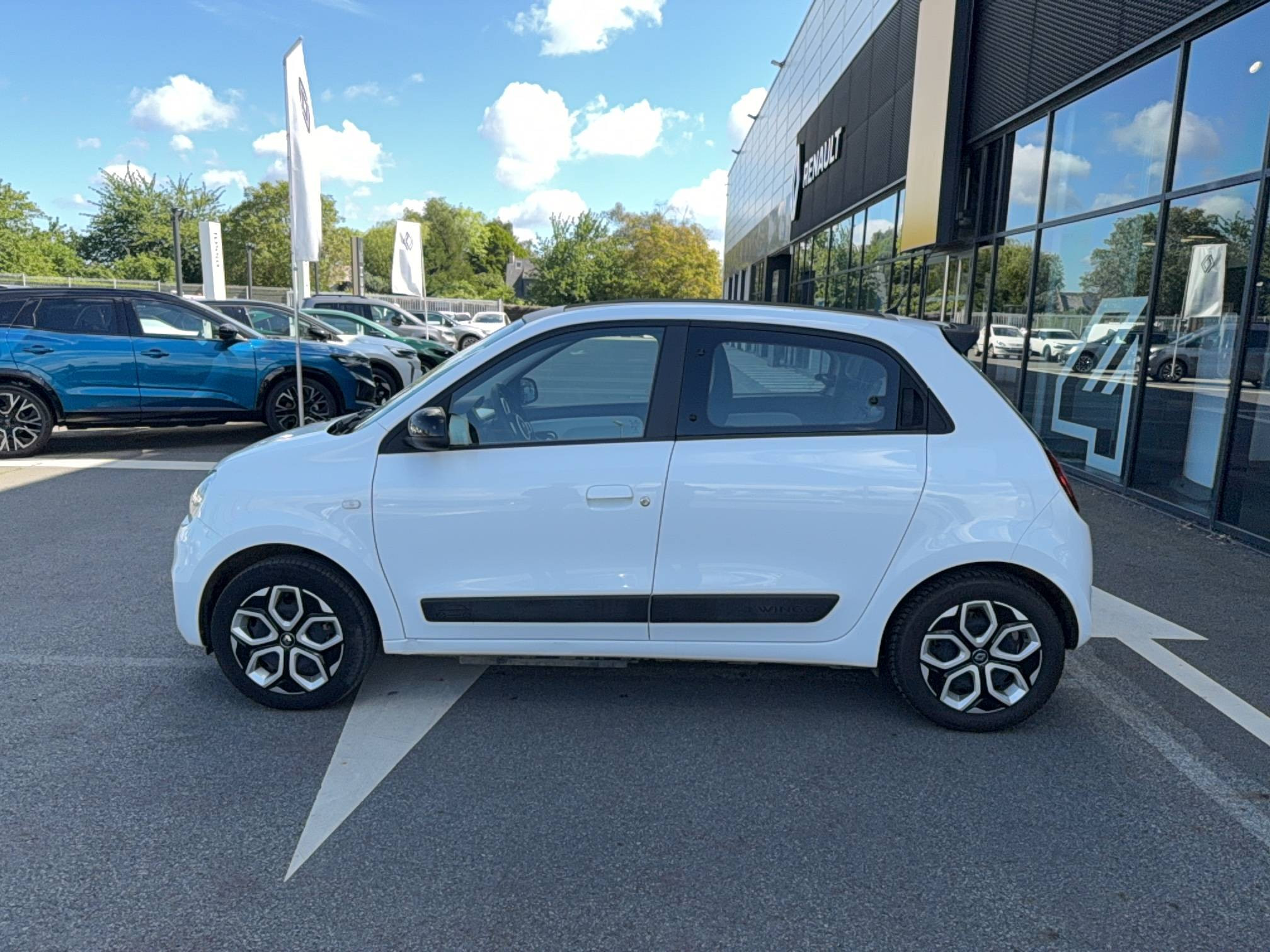 Vente en ligne Renault Twingo Electrique Twingo III E-Tech au prix de 11 990 €