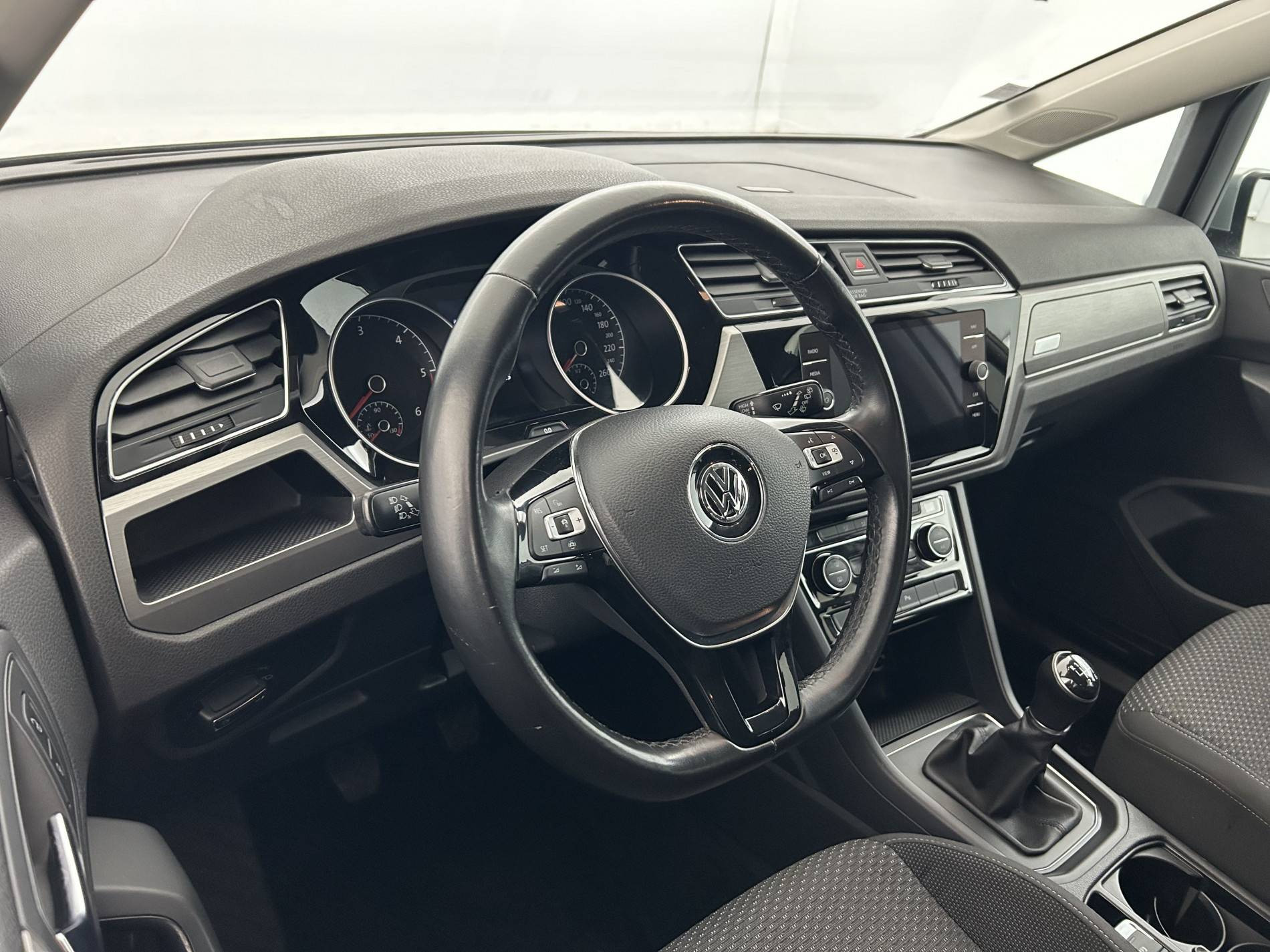 Vente en ligne Volkswagen Touran Touran 1.6 TDI 115 BMT 7pl au prix de 17 990 €