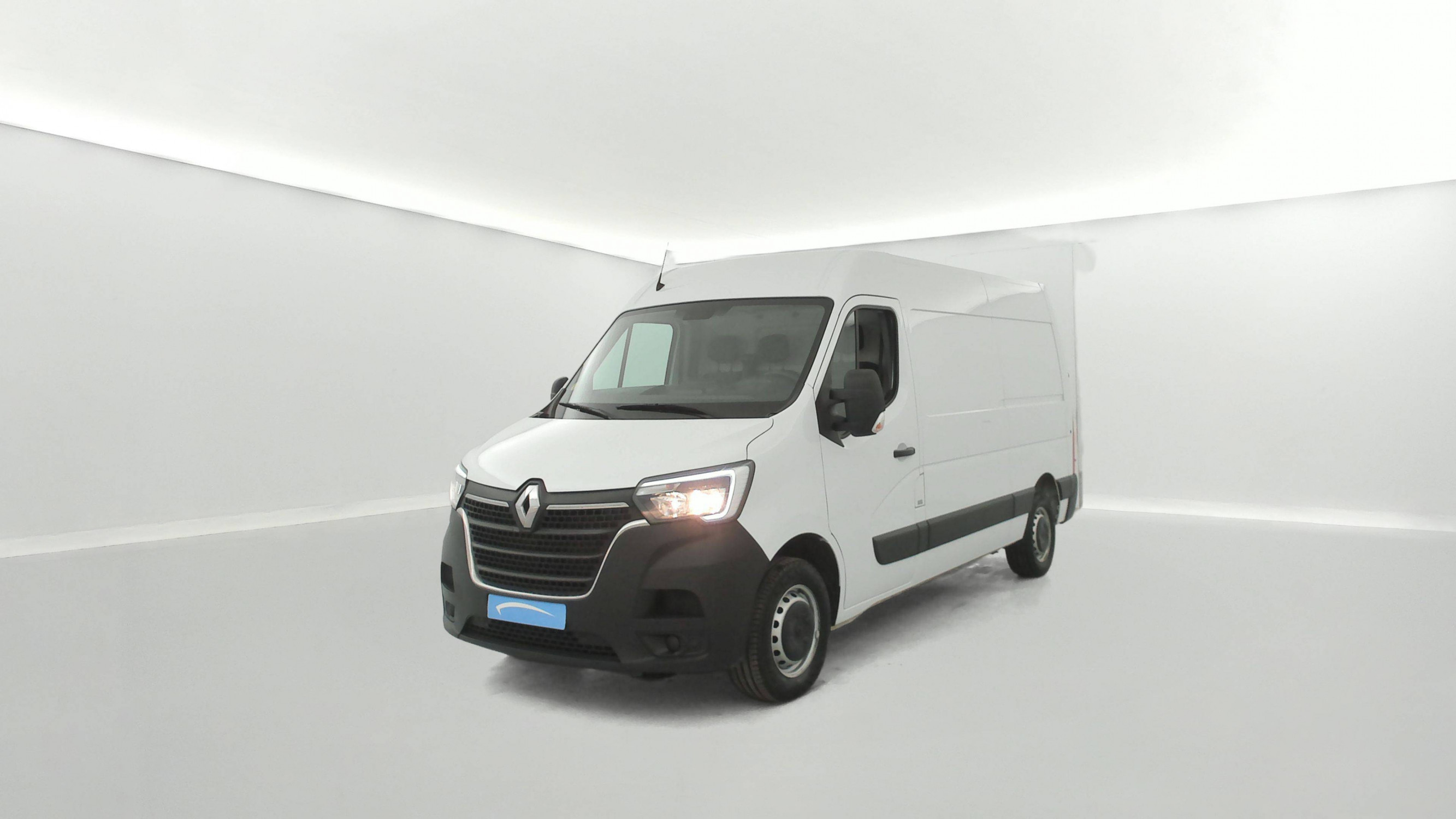 Renault Master Fourgon MASTER FGN TRAC F3300 L2H2 BLUE DCI 135 occasion de 2023 en vente à Brest