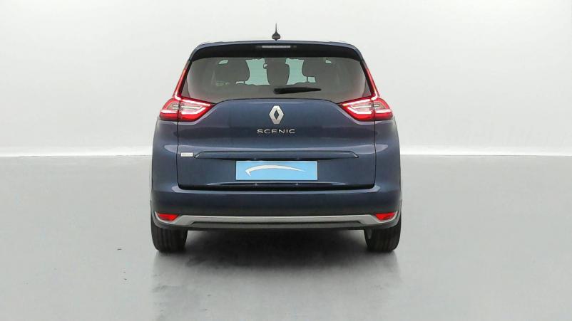 Vente en ligne Renault Grand Scenic 4 Grand Scenic Blue dCi 120 au prix de 21 490 €